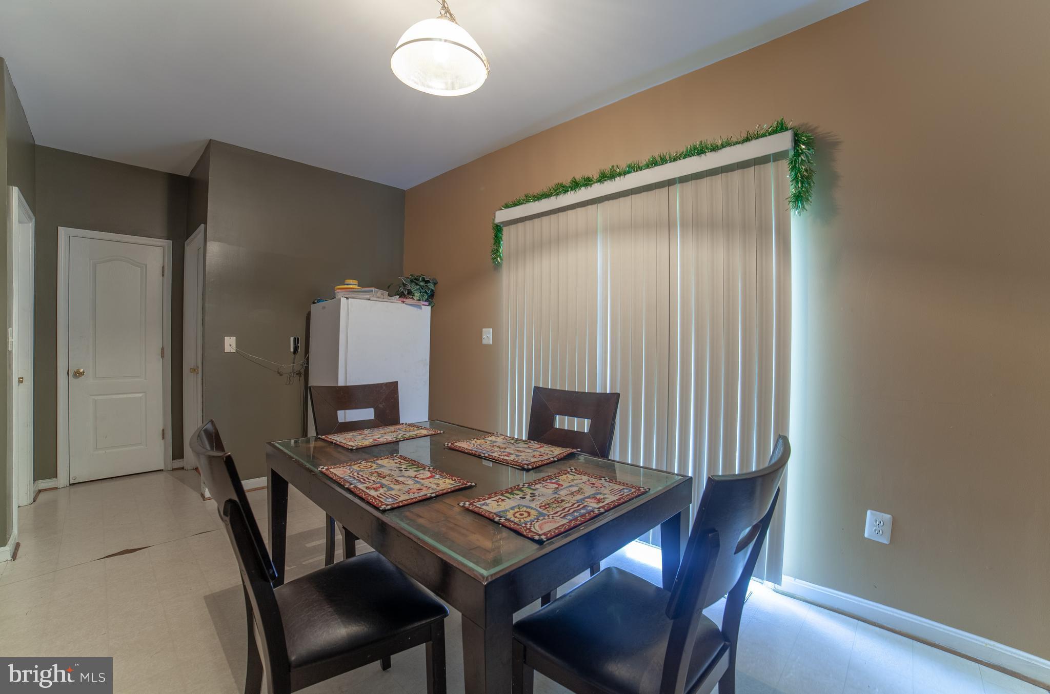 ROLLING OAKS - Residential