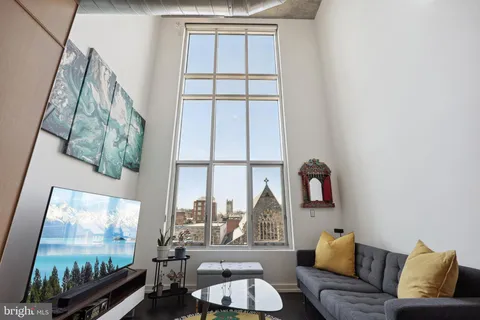 MLS: DCDC2262928
