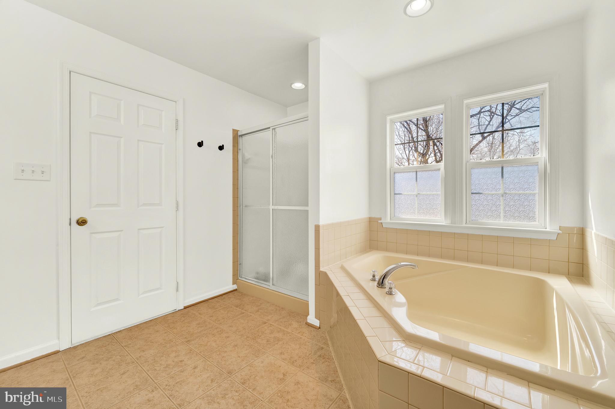 SHERWOOD FOREST - Residential