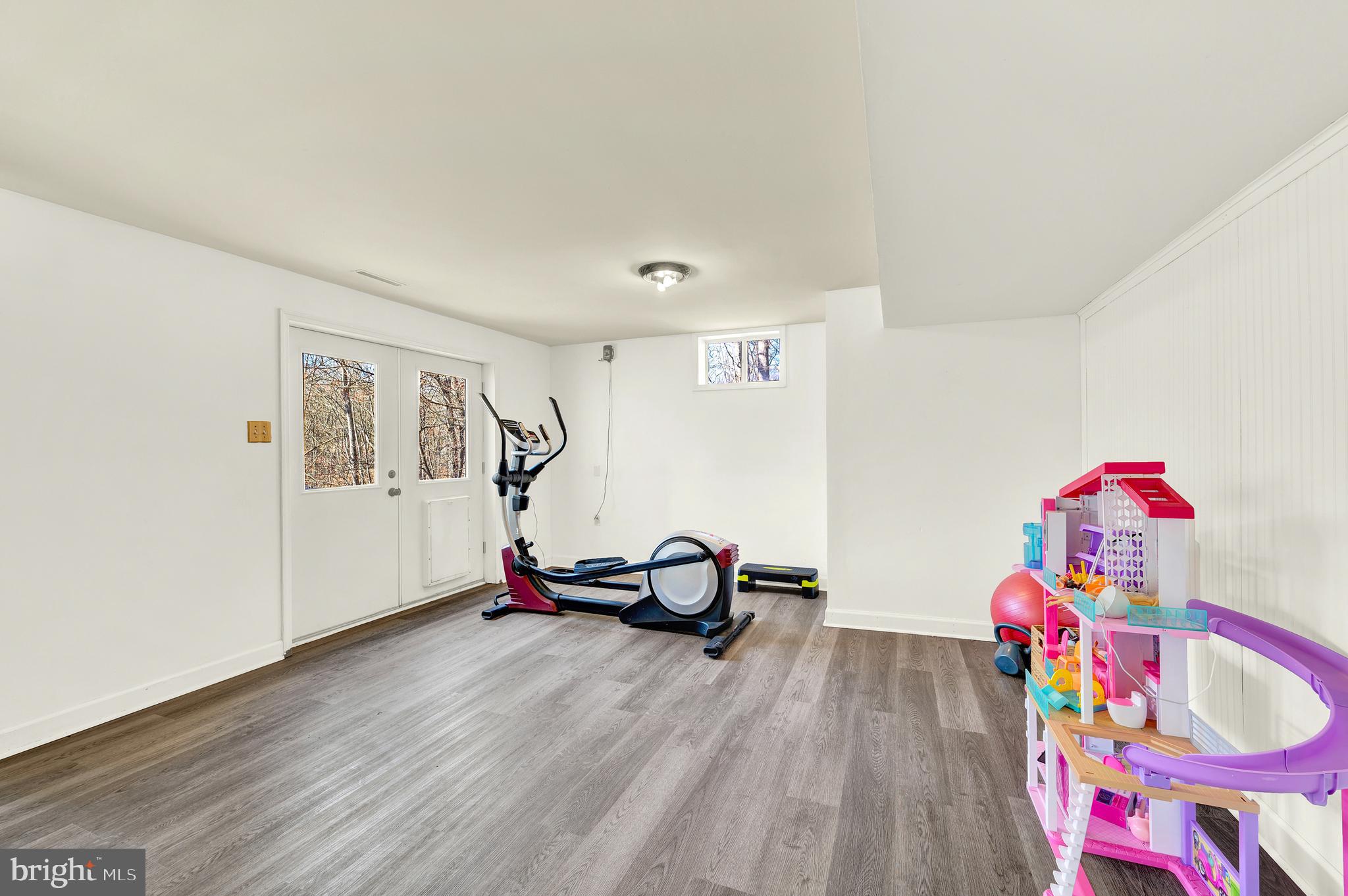 SHERWOOD FOREST - Residential