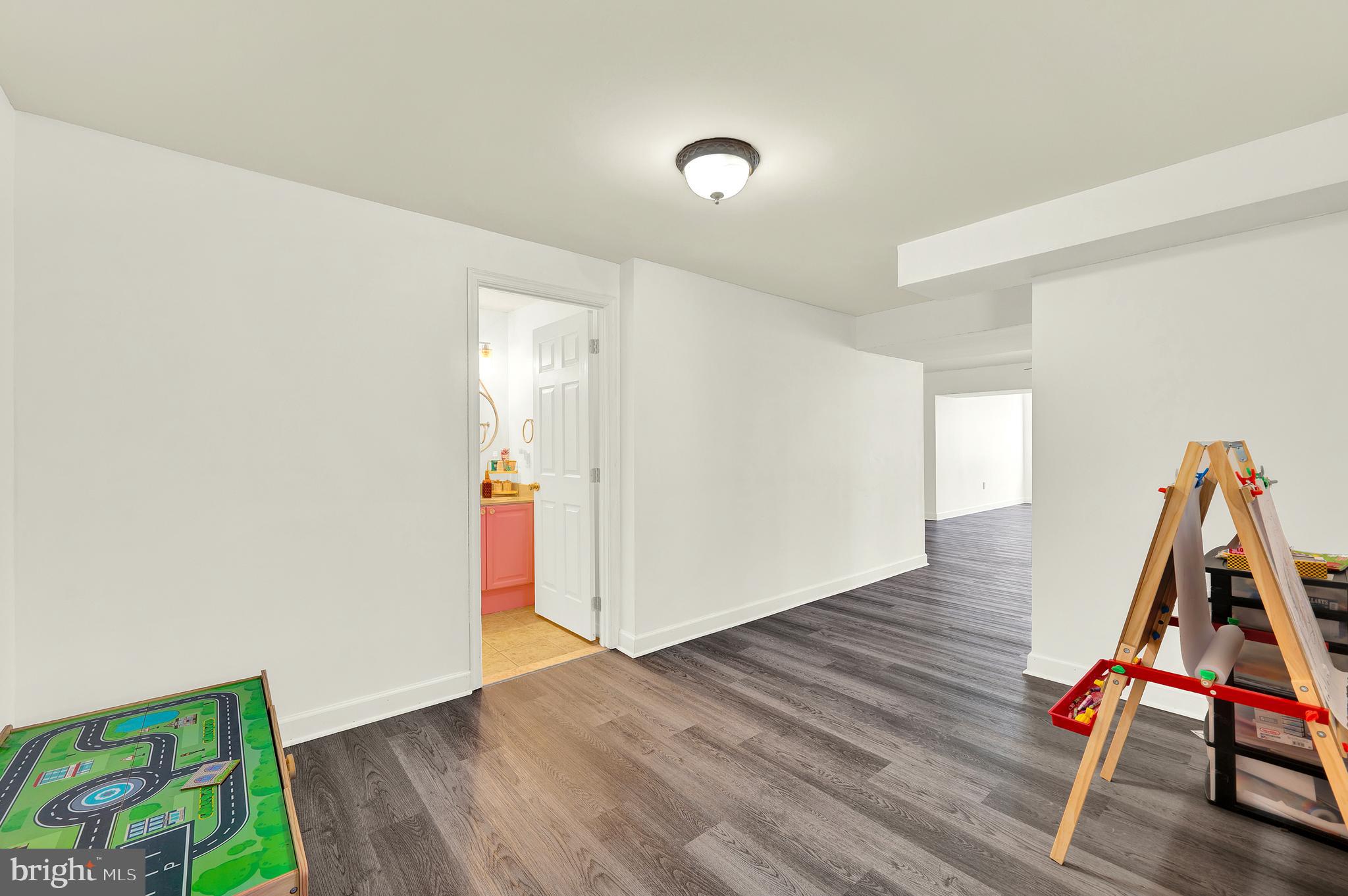 SHERWOOD FOREST - Residential