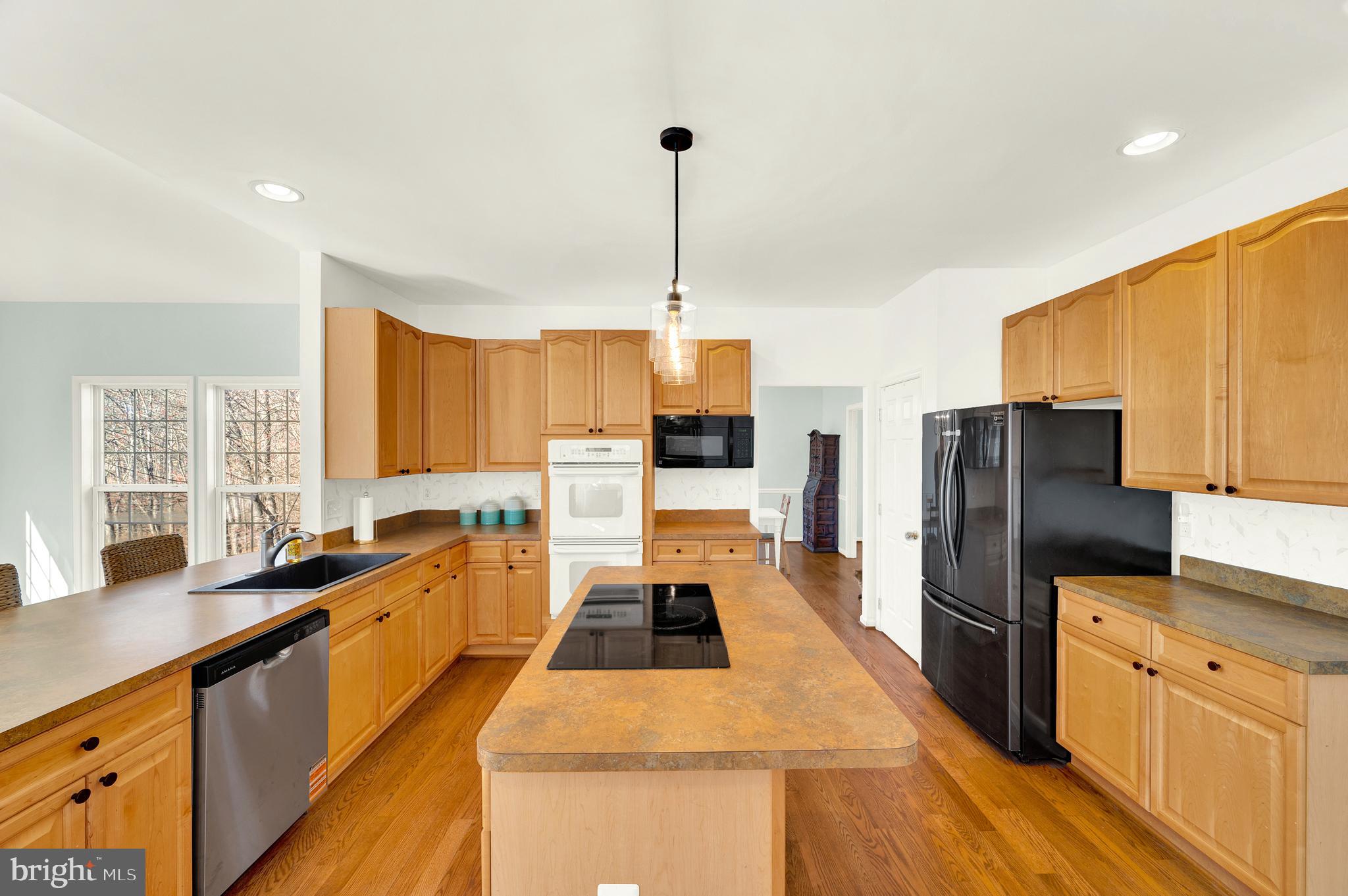 SHERWOOD FOREST - Residential