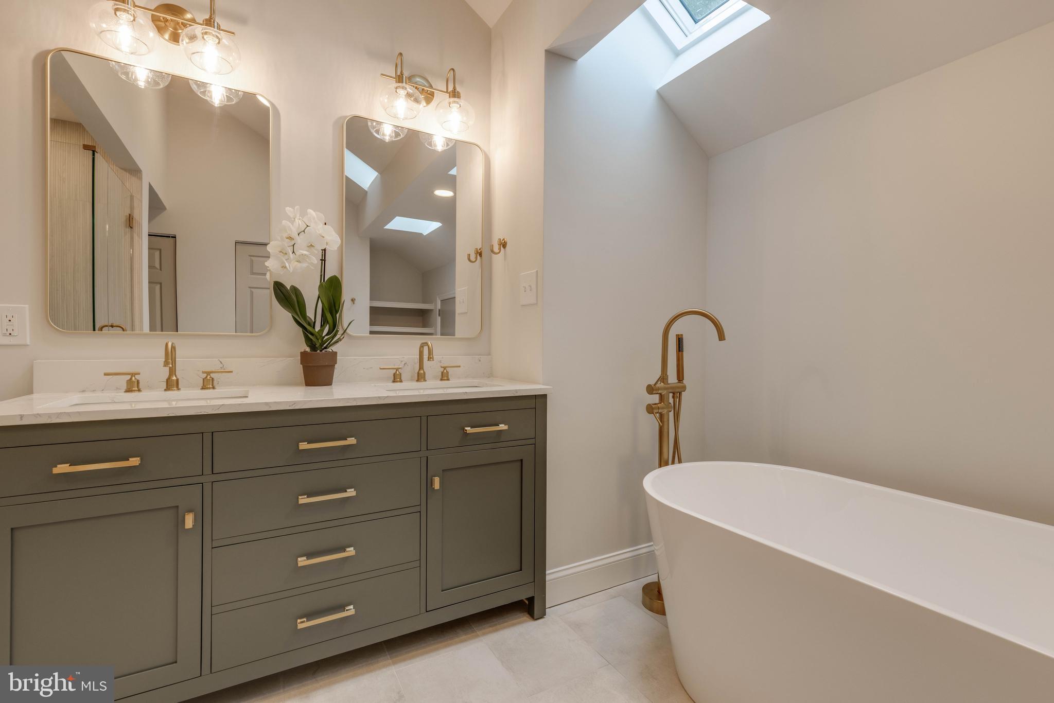 DULANEY GATE - Residential