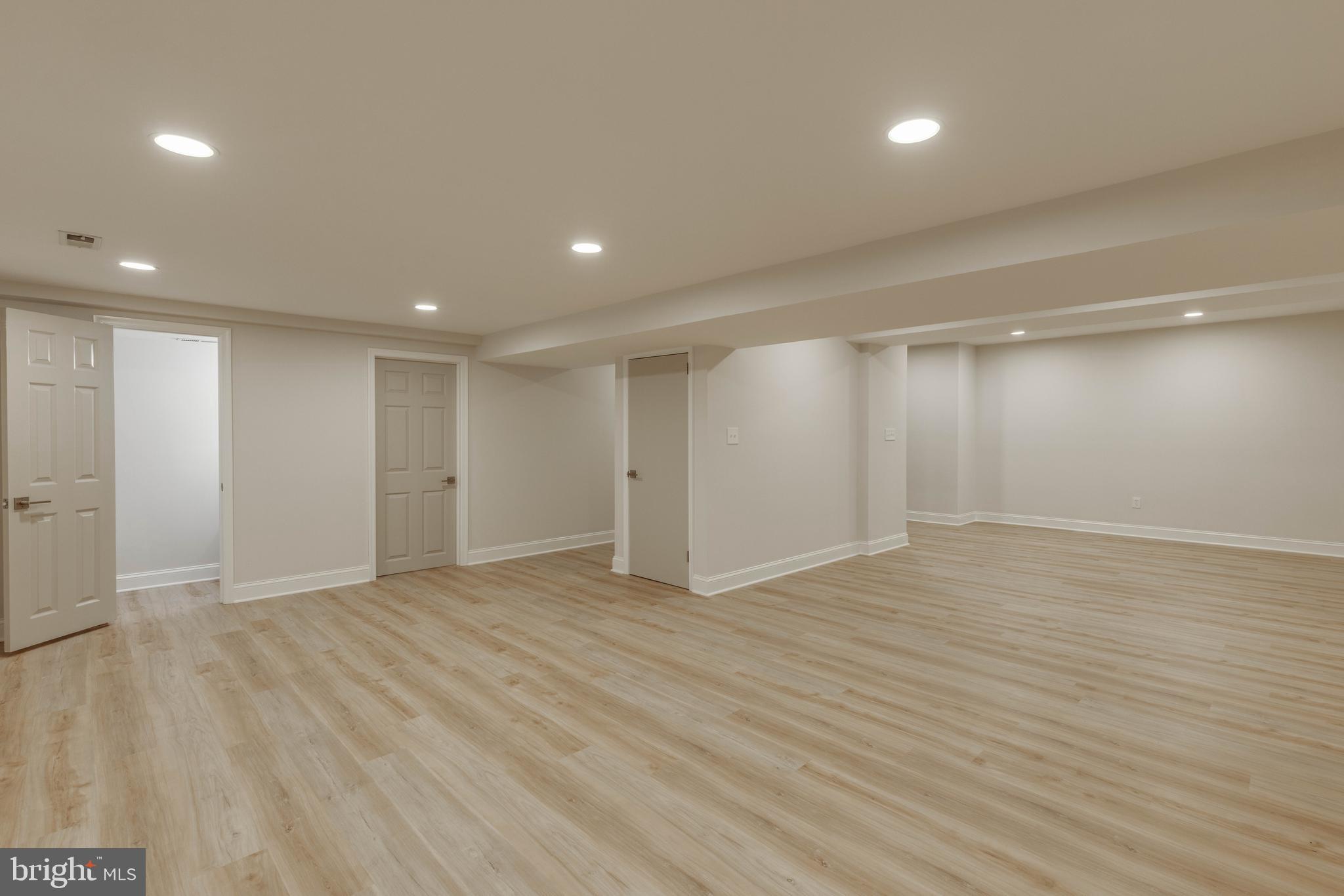 DULANEY GATE - Residential