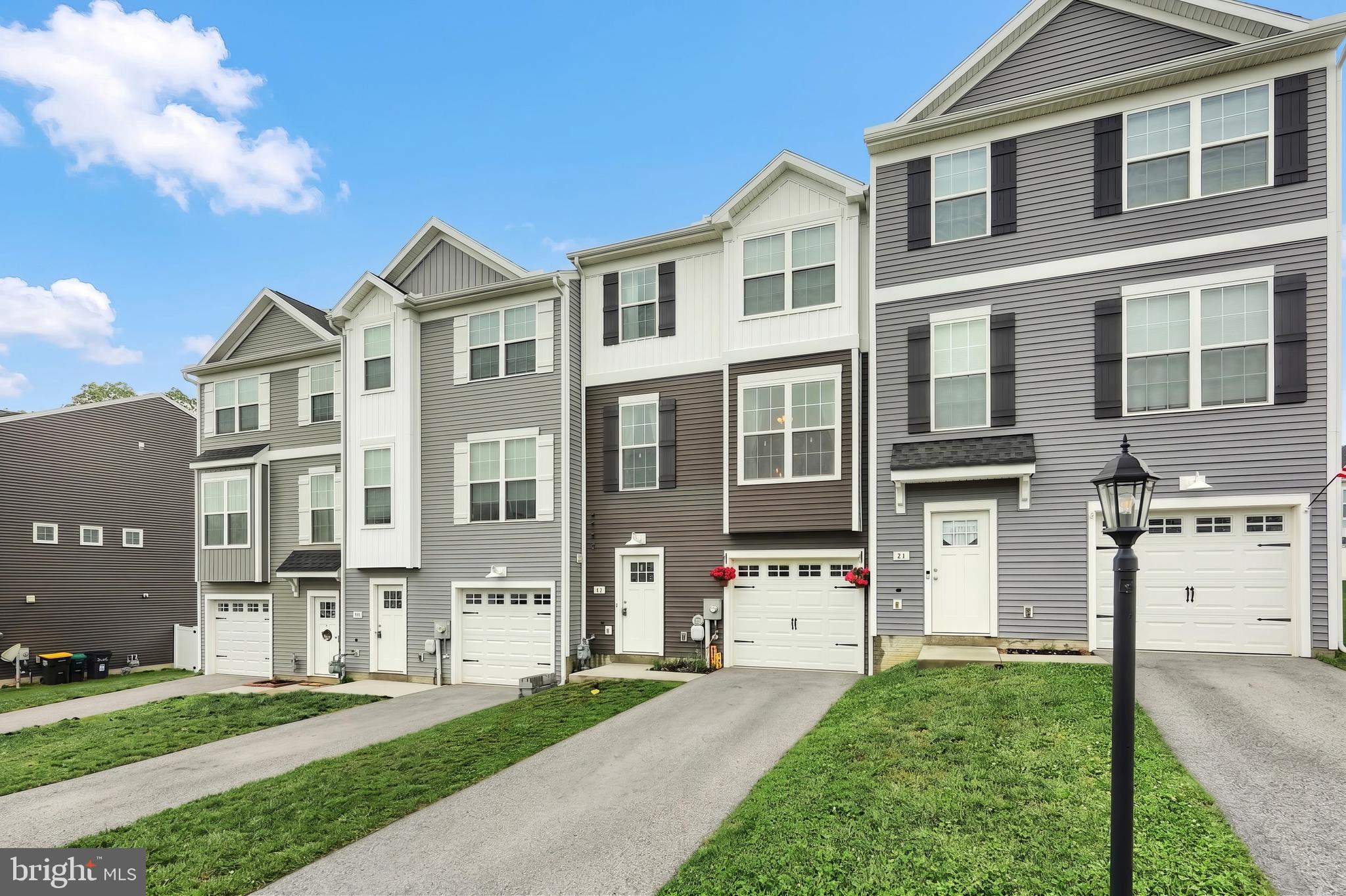 BROOKSIDE TOWNHOMES - Residential
