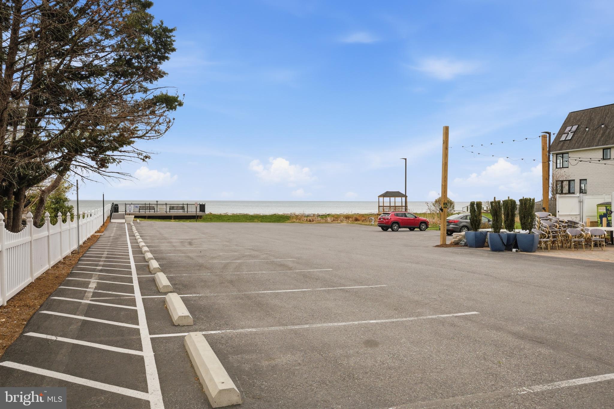 BAYCREST - Residential