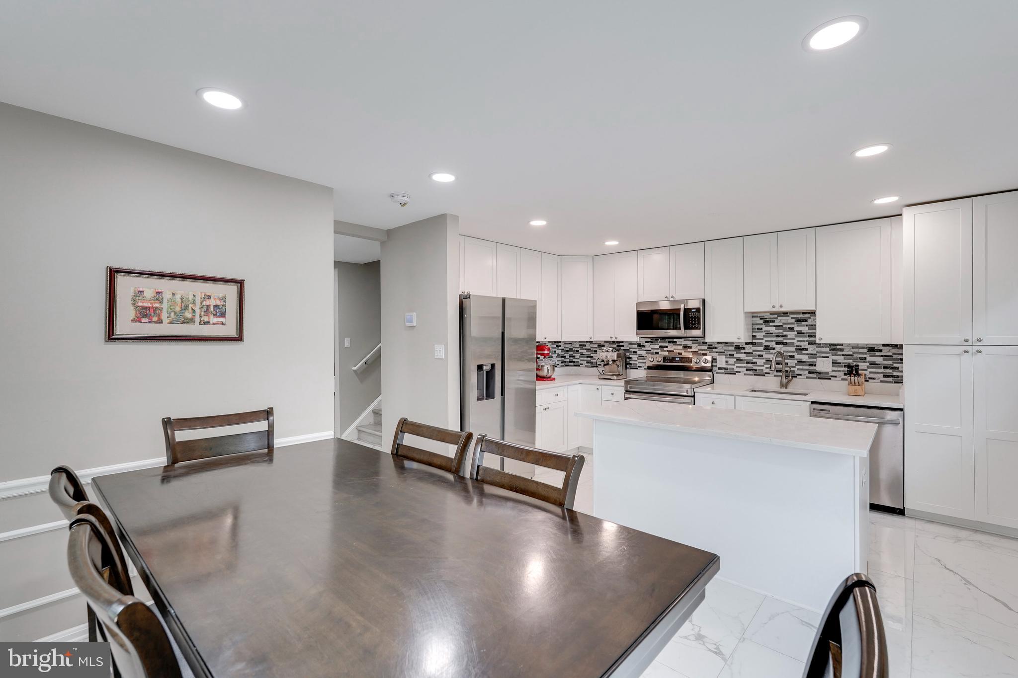 PINECREST HEIGHTS - Residential Lease