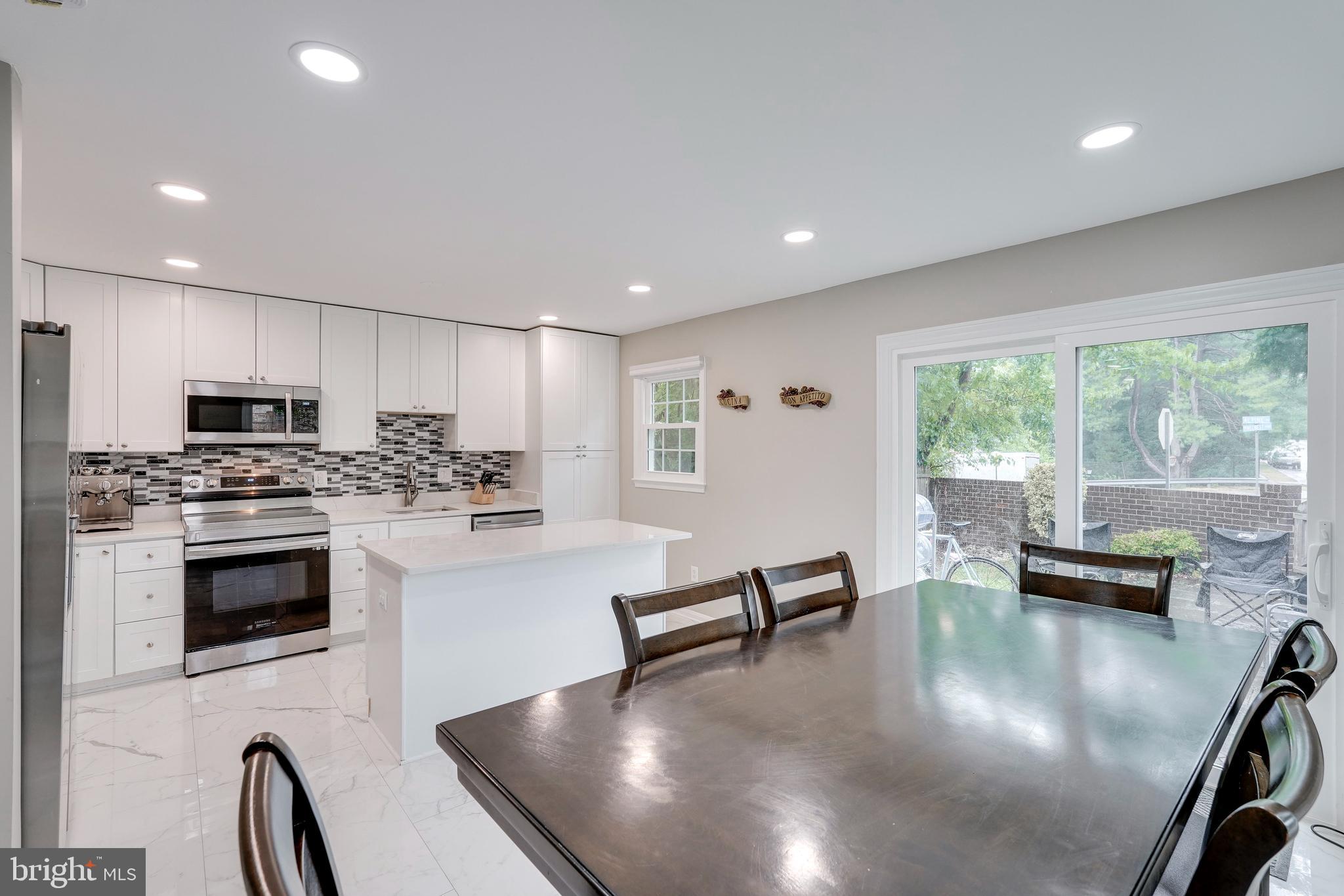 PINECREST HEIGHTS - Residential Lease