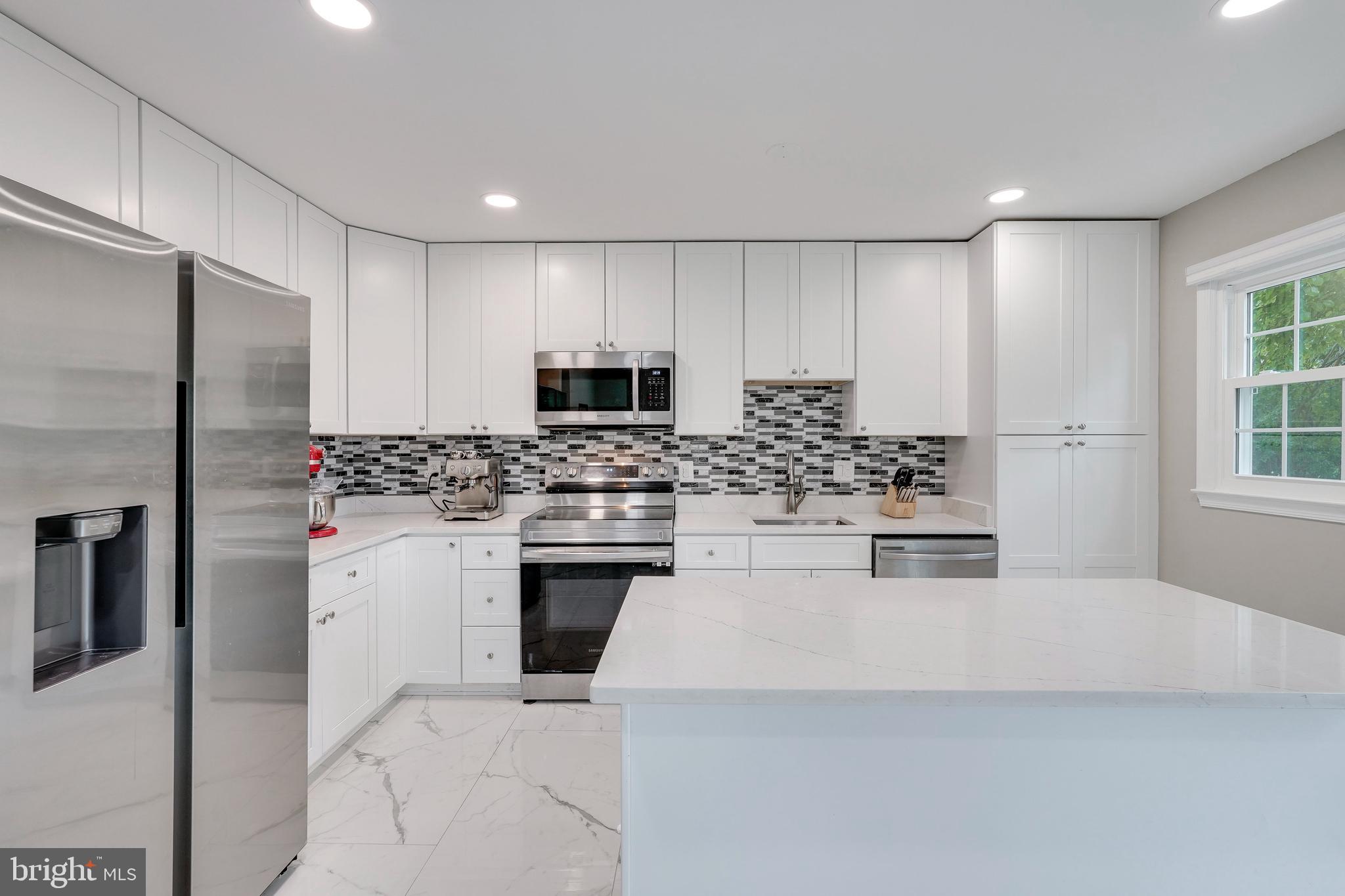 PINECREST HEIGHTS - Residential Lease