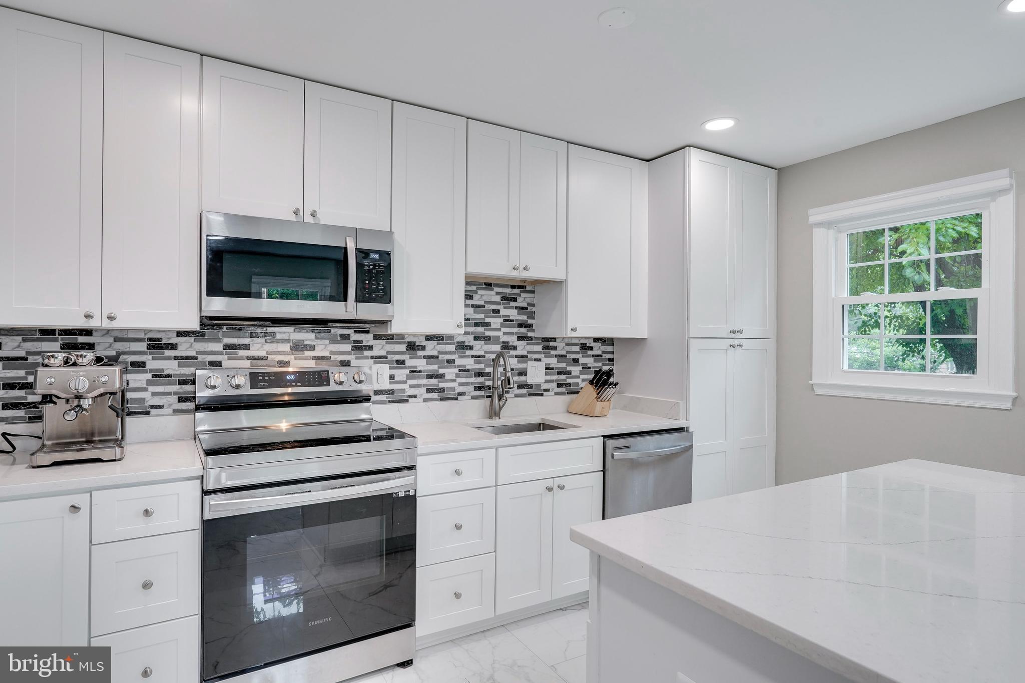 PINECREST HEIGHTS - Residential Lease