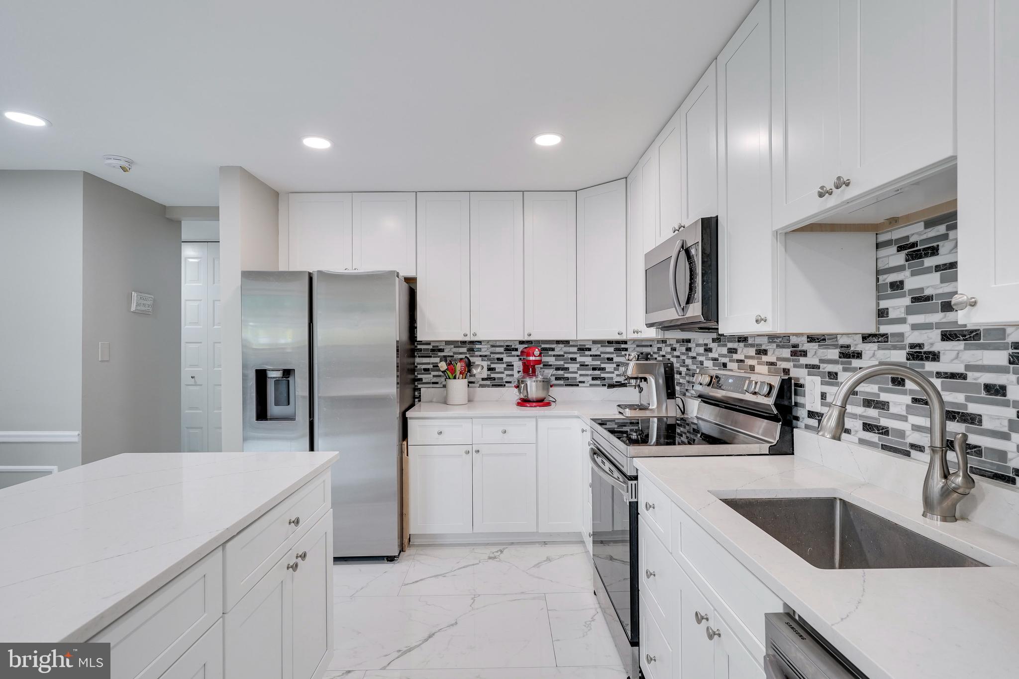 PINECREST HEIGHTS - Residential Lease