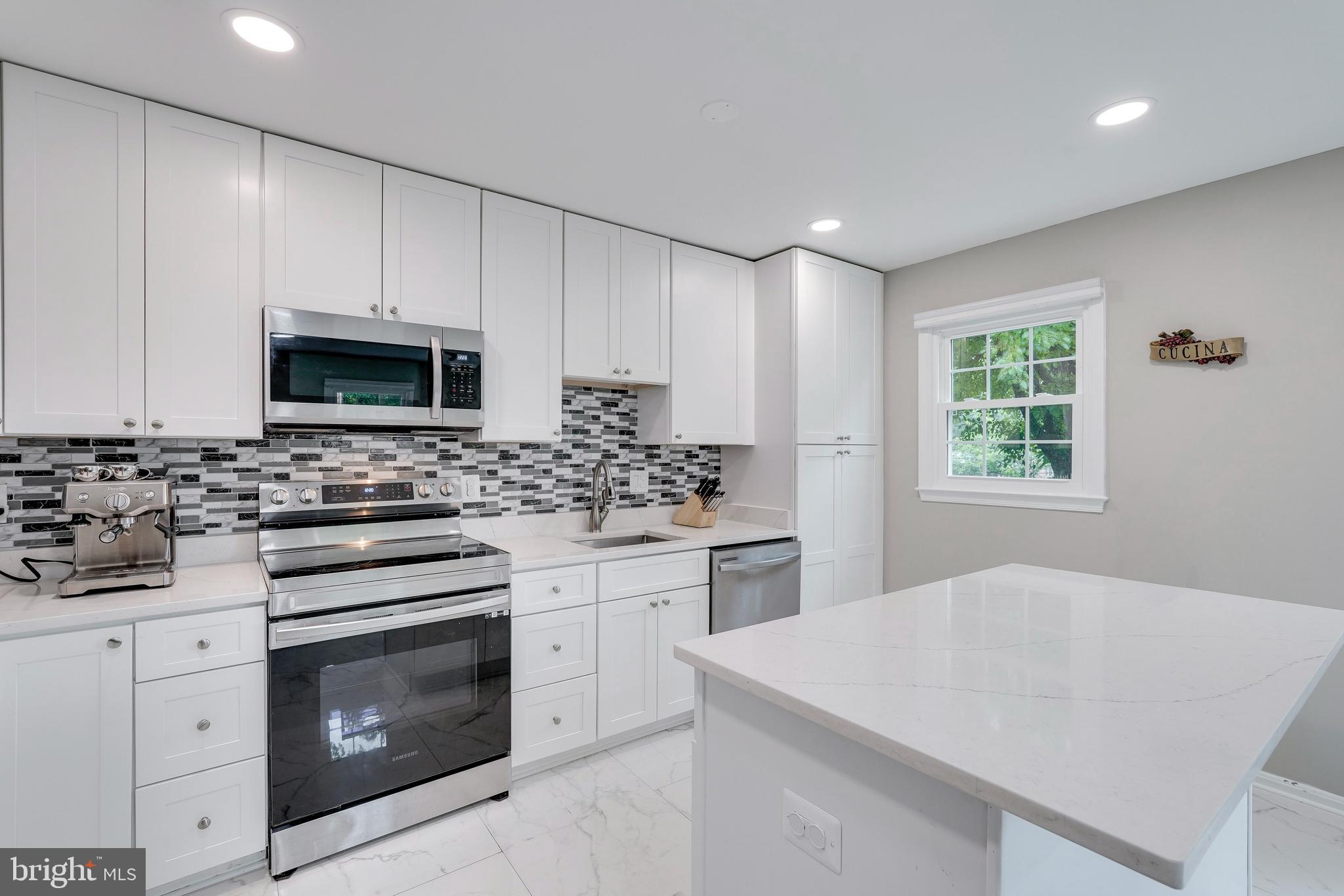 PINECREST HEIGHTS - Residential Lease