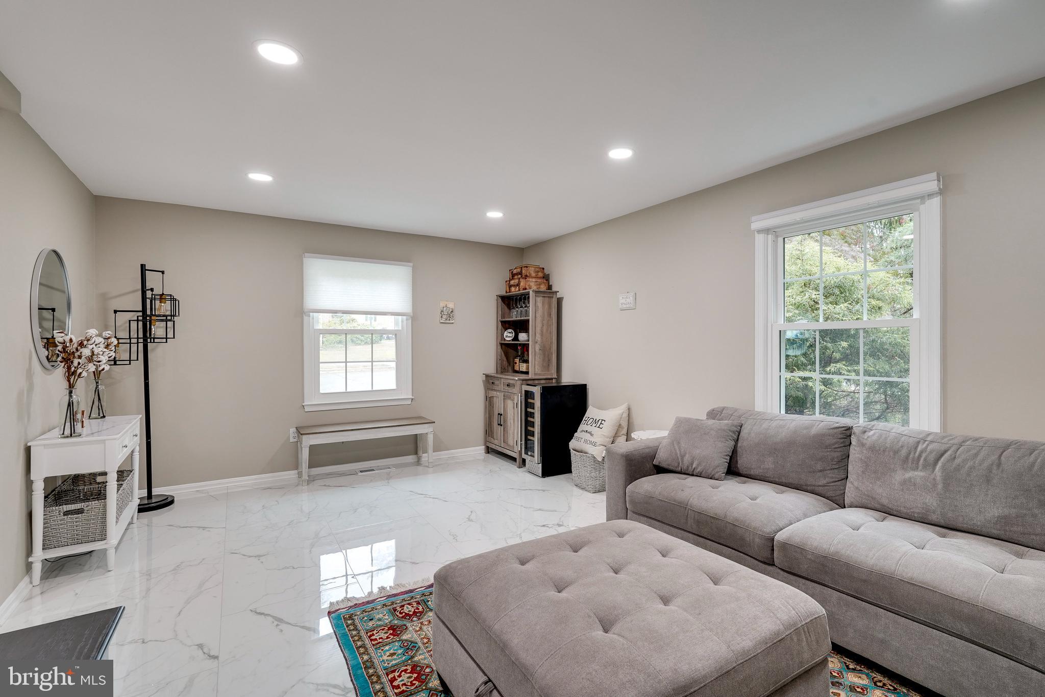 PINECREST HEIGHTS - Residential Lease