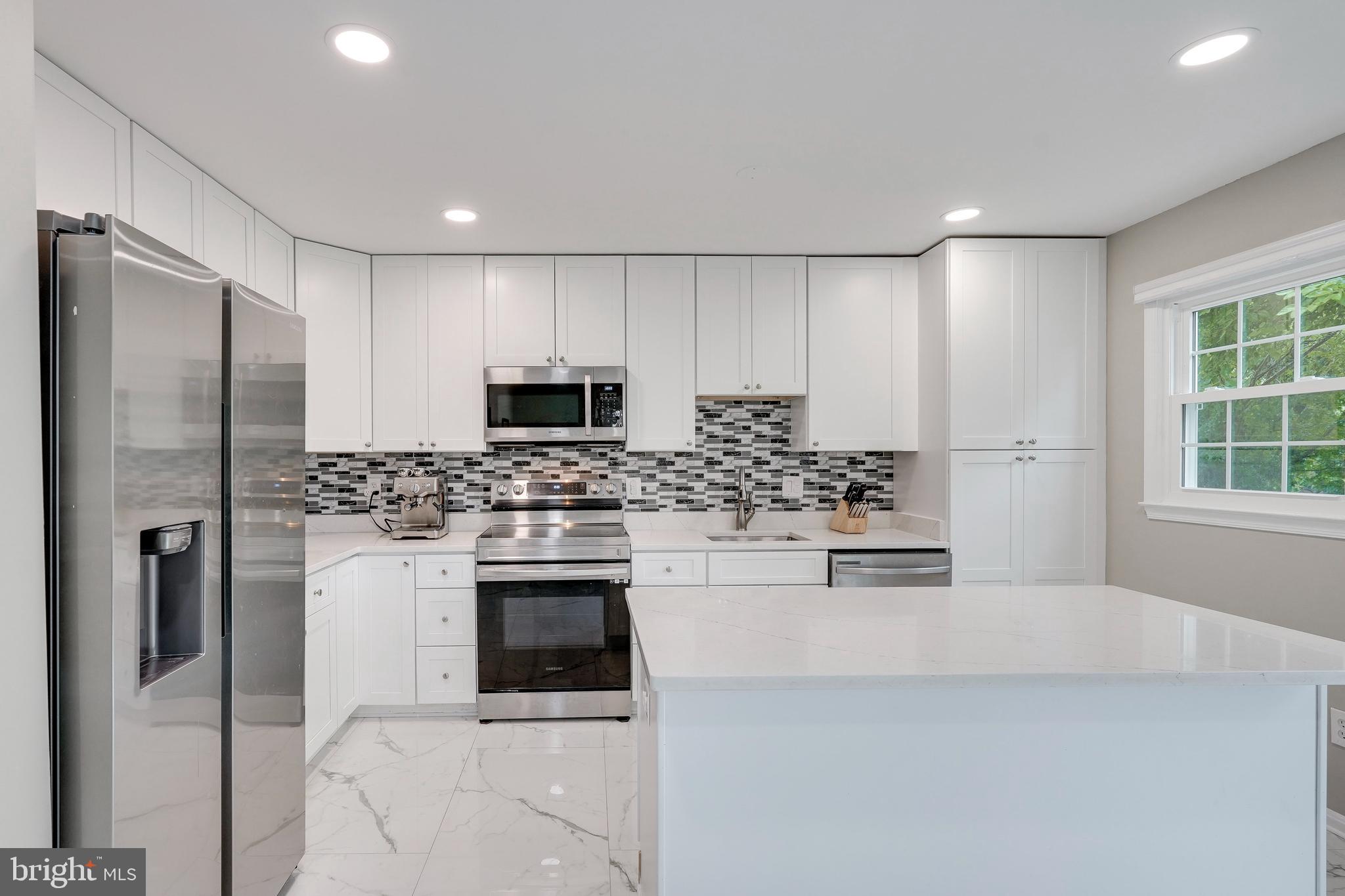 PINECREST HEIGHTS - Residential Lease