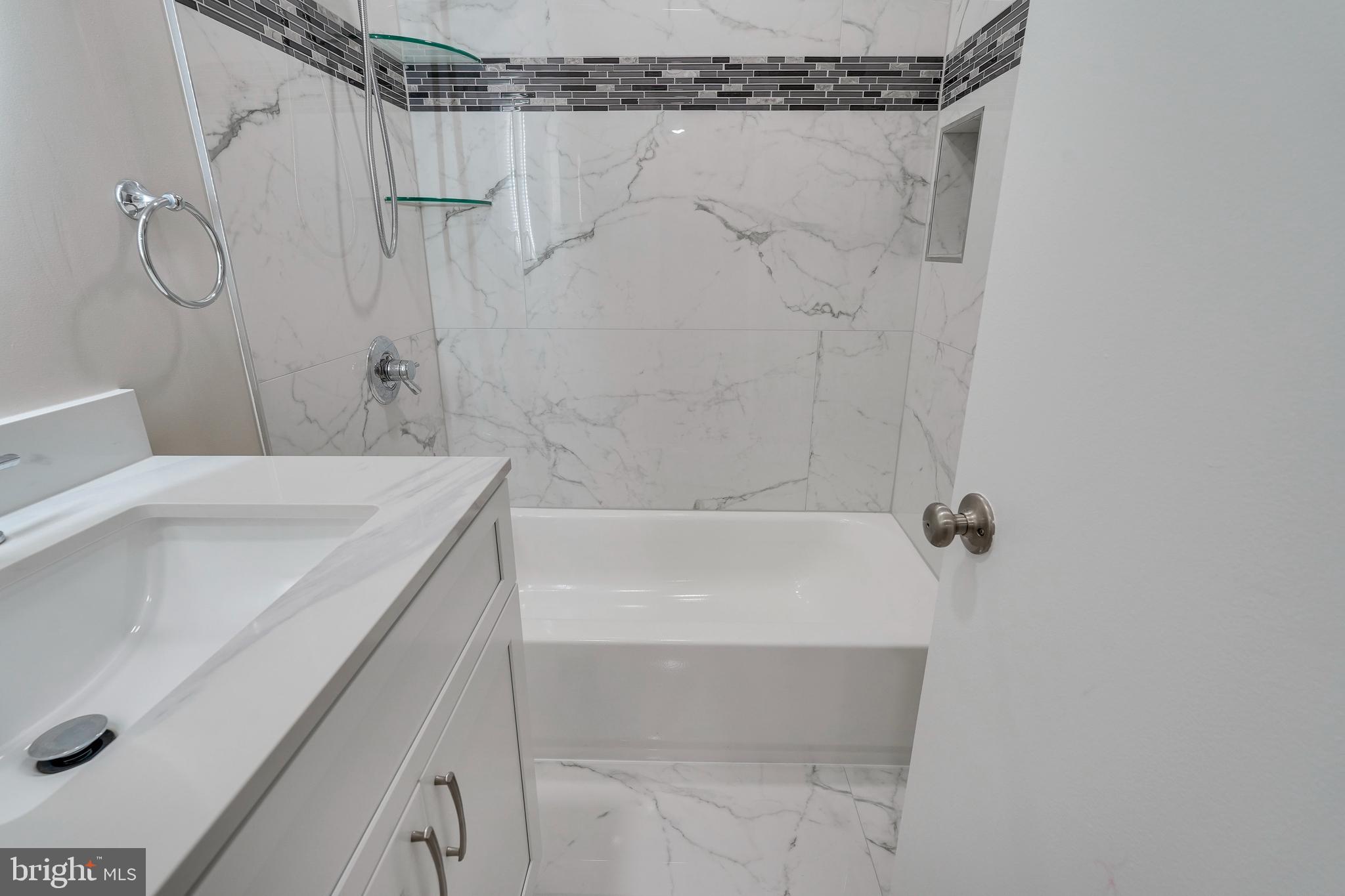 PINECREST HEIGHTS - Residential Lease