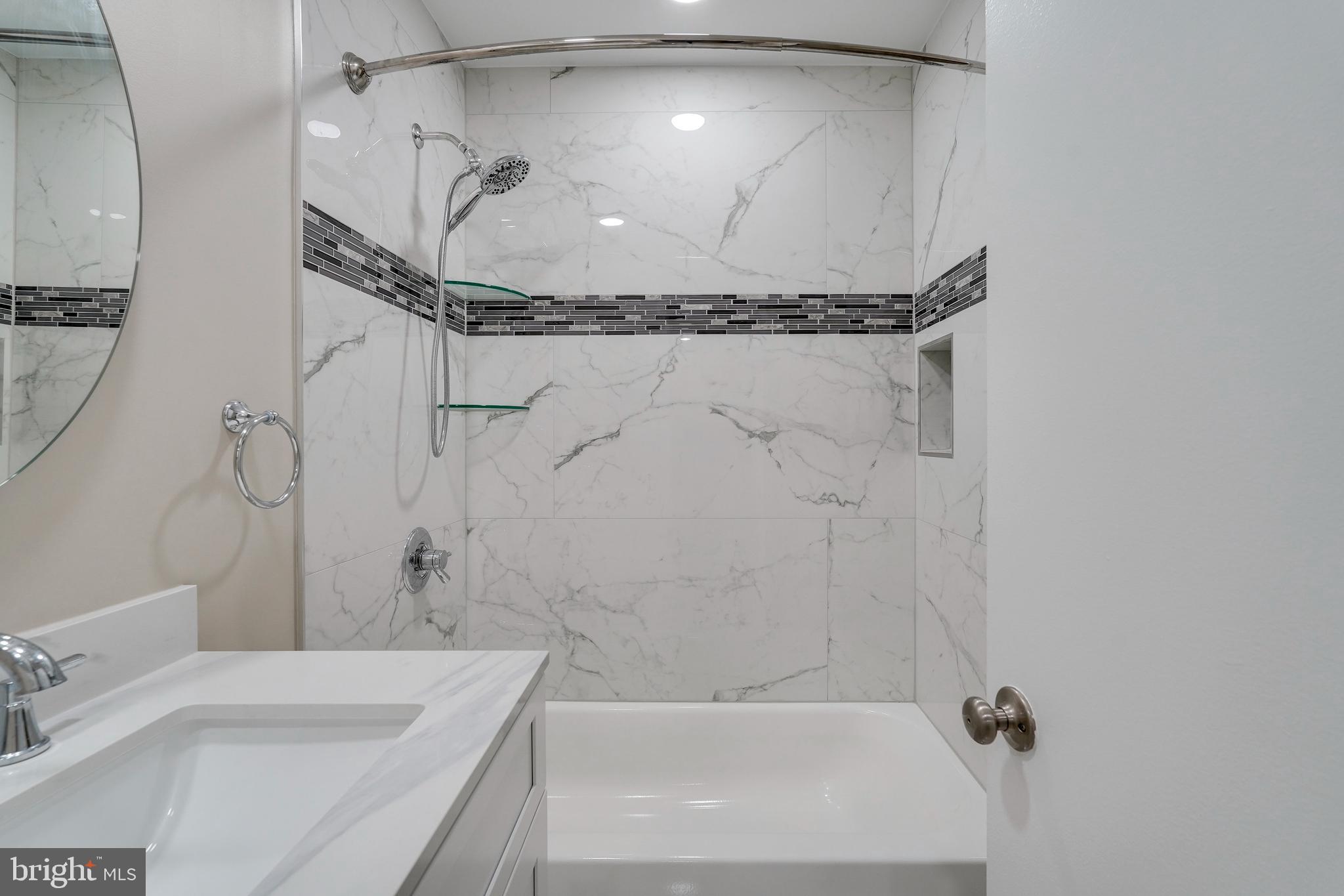 PINECREST HEIGHTS - Residential Lease