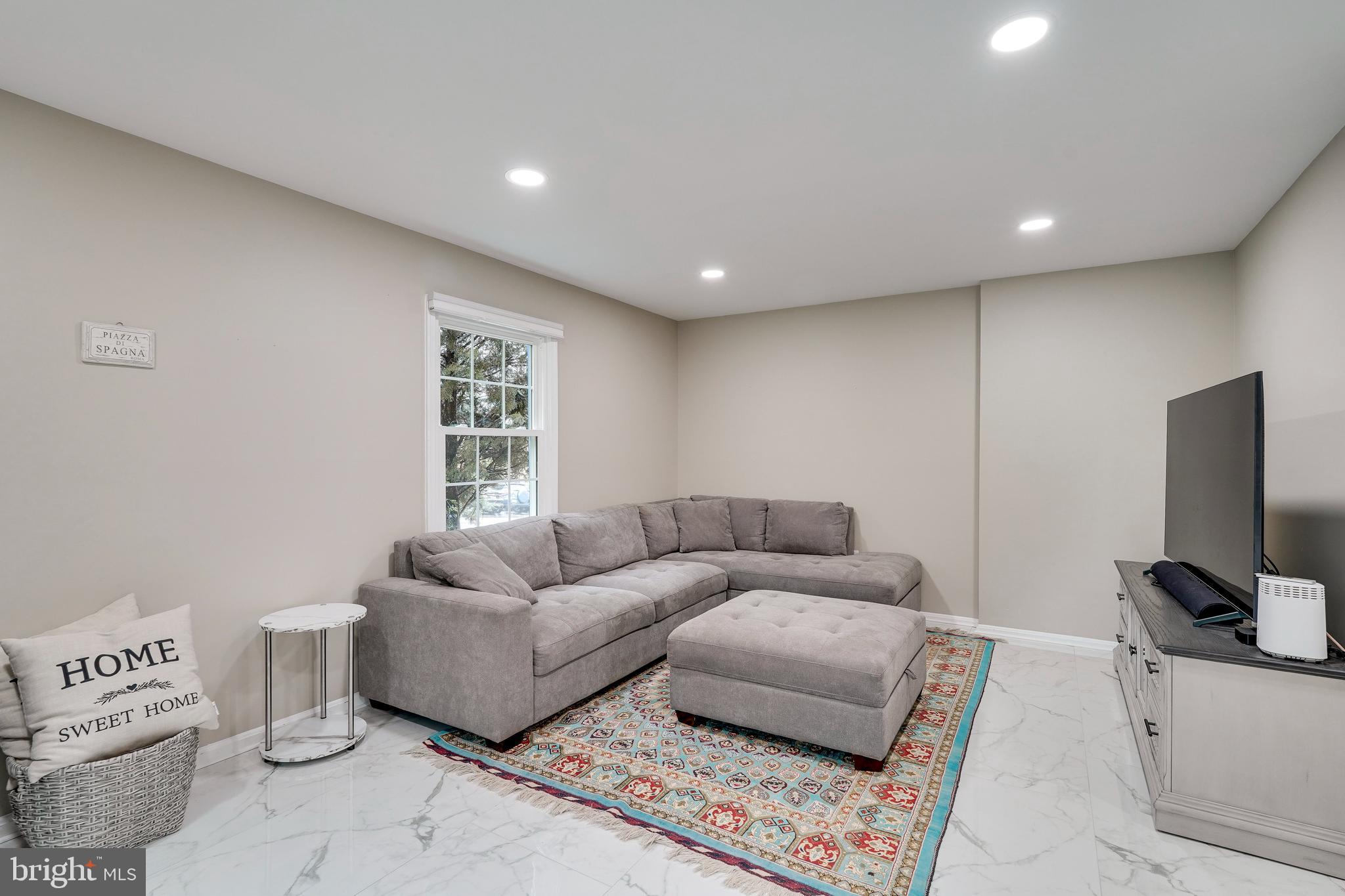 PINECREST HEIGHTS - Residential Lease