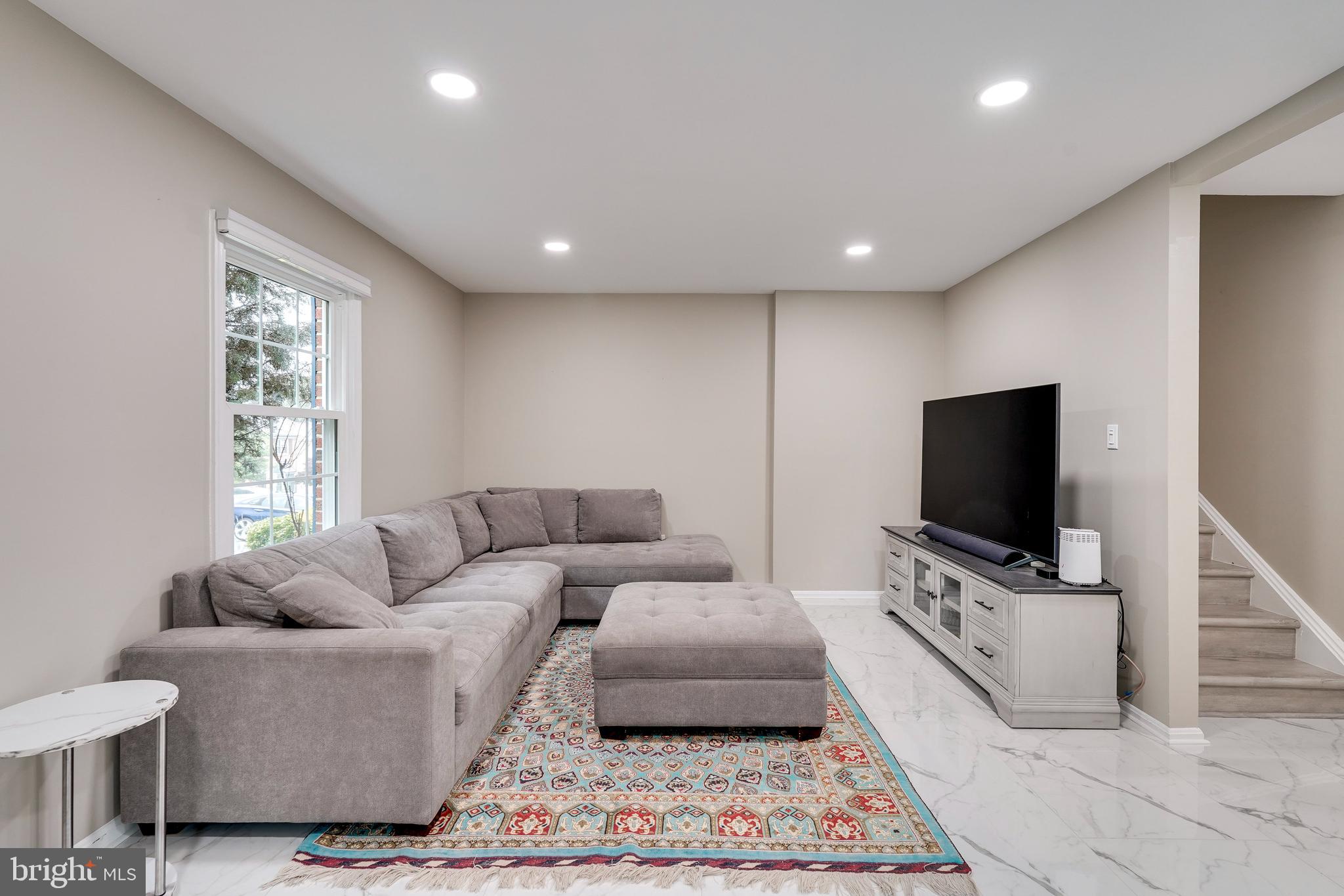 PINECREST HEIGHTS - Residential Lease