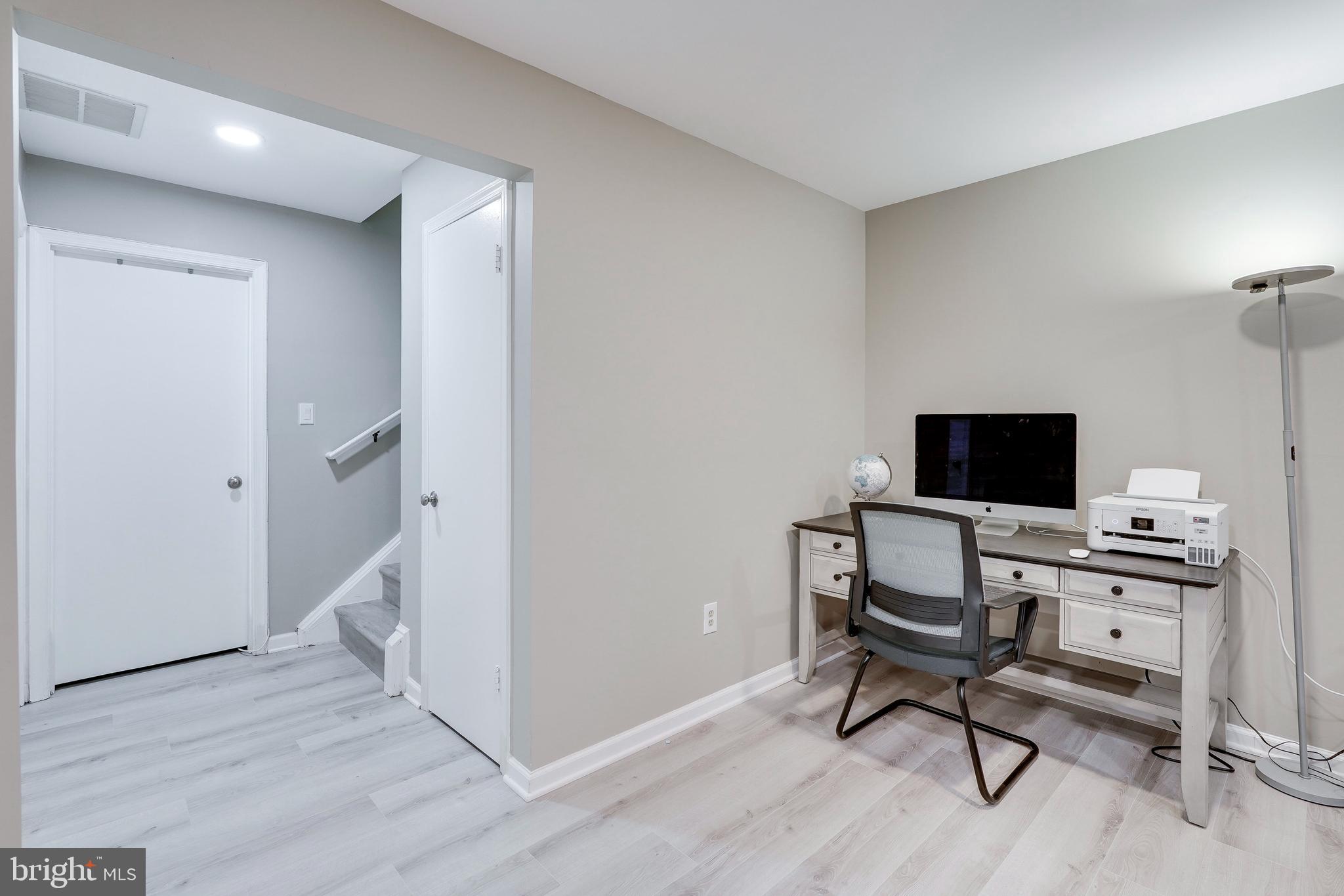 PINECREST HEIGHTS - Residential Lease