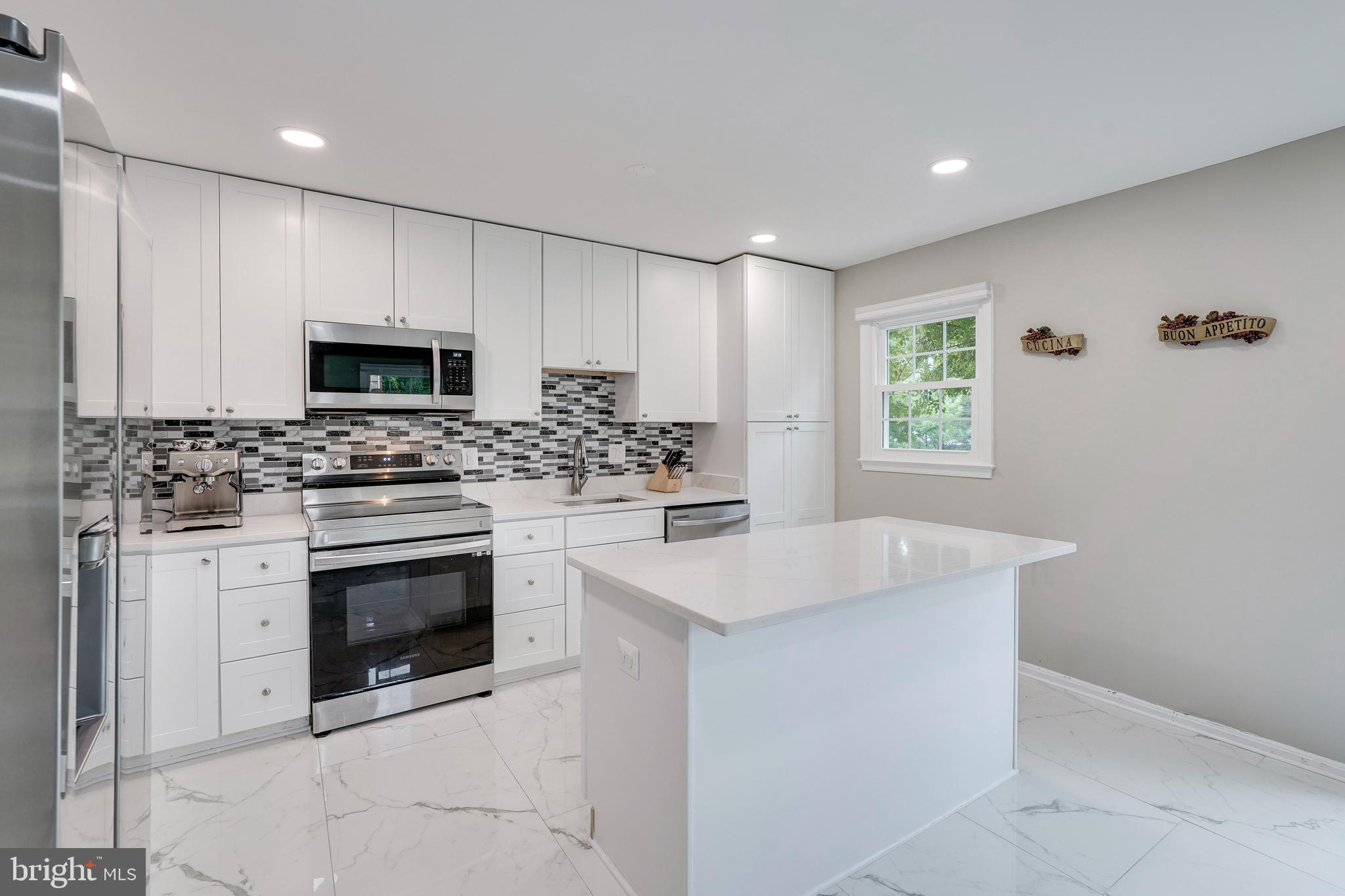 PINECREST HEIGHTS - Residential Lease