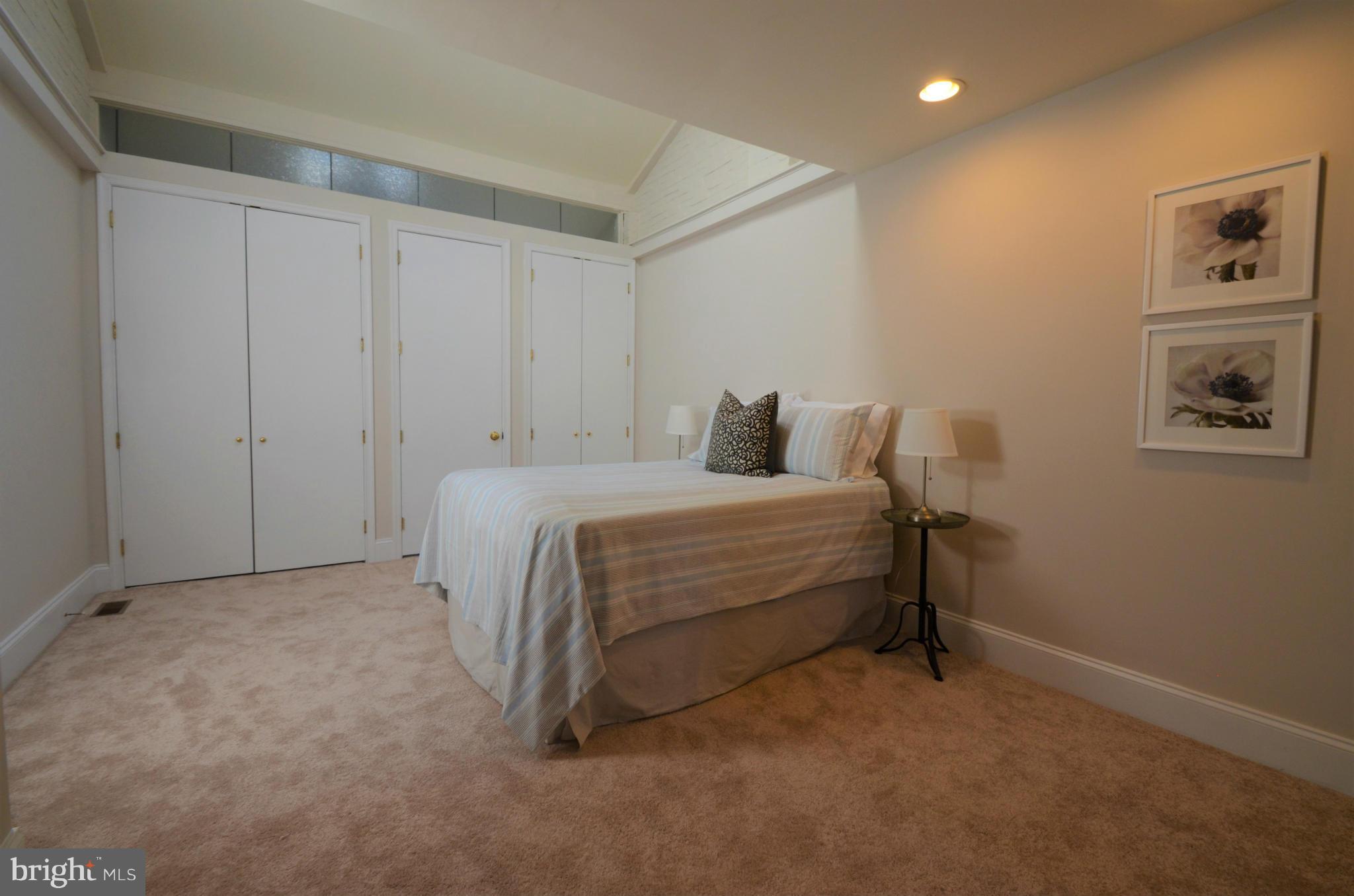 BUTCHER'S HILL - Residential