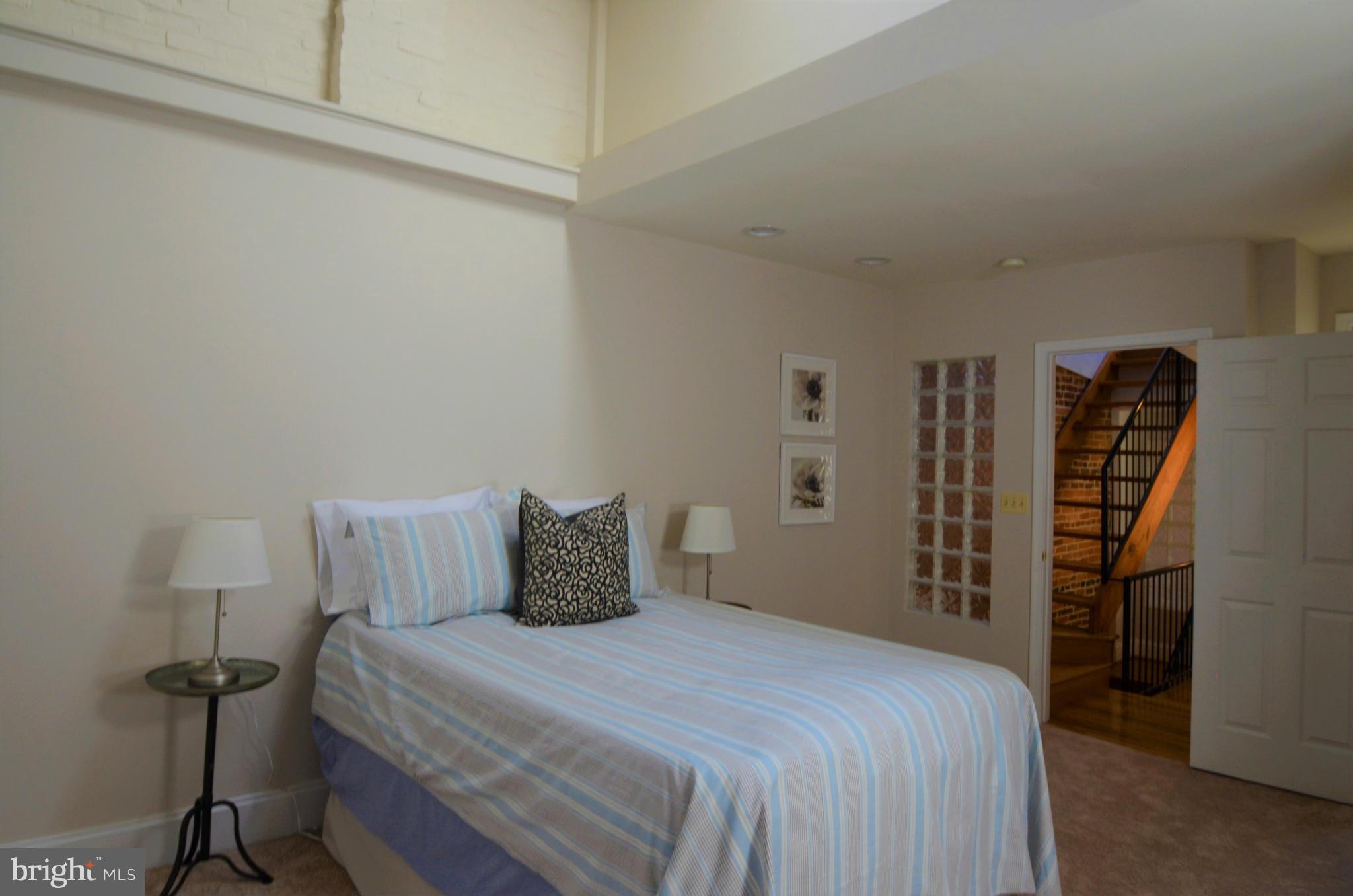 BUTCHER'S HILL - Residential