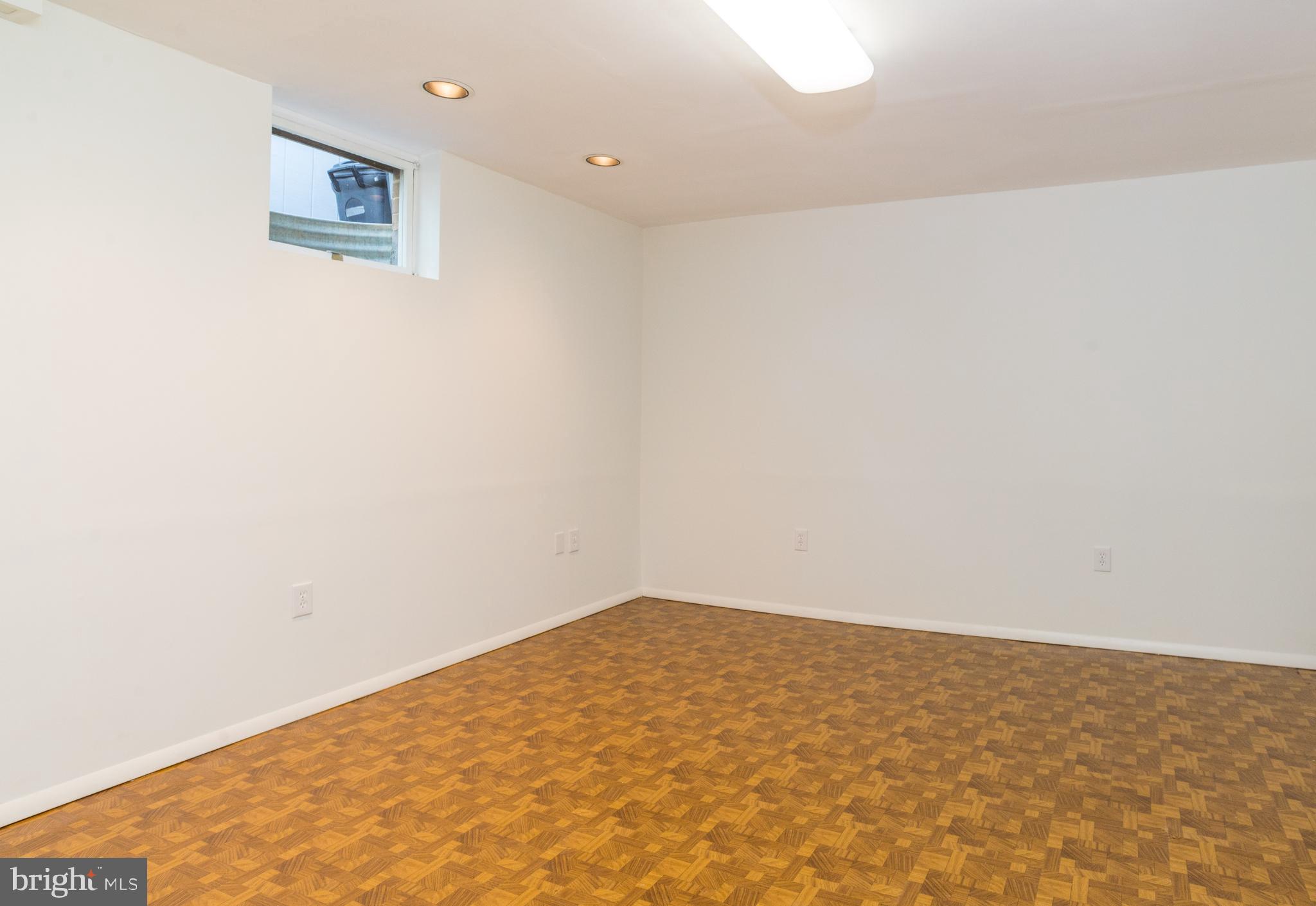 COURTS OF CHANDON - Residential