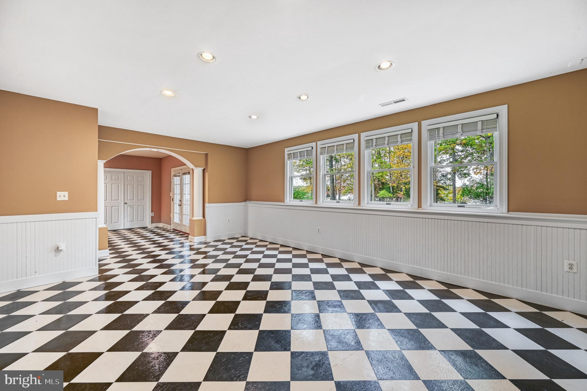 COVENANT COVE - Residential