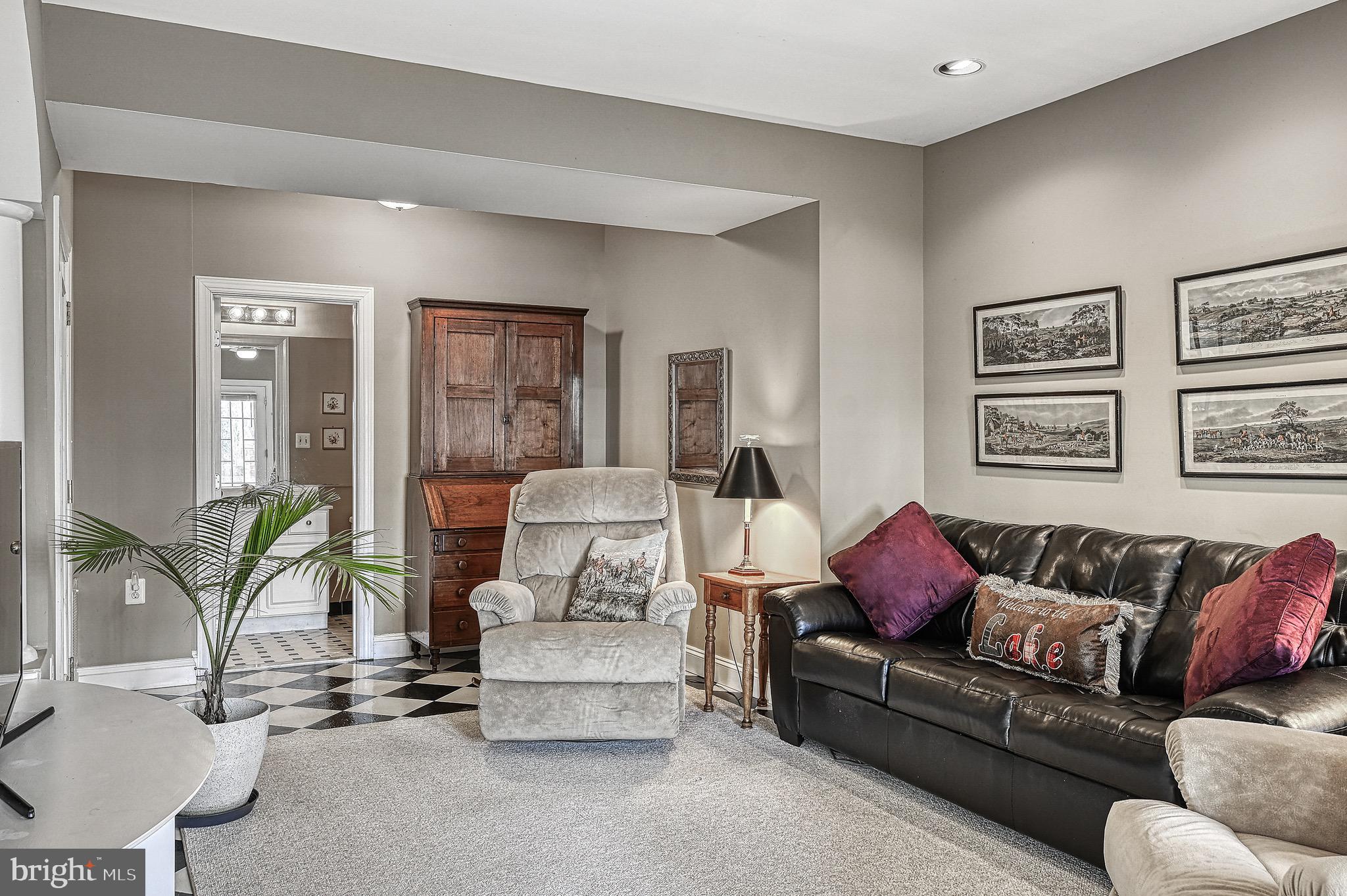 COVENANT COVE - Residential