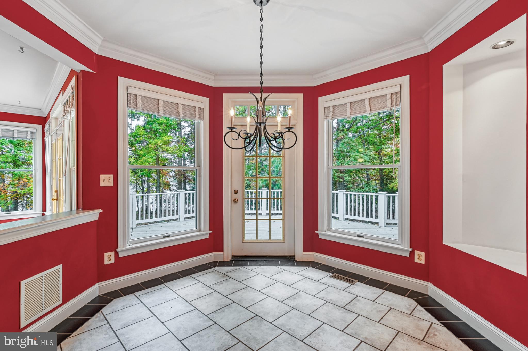 COVENANT COVE - Residential