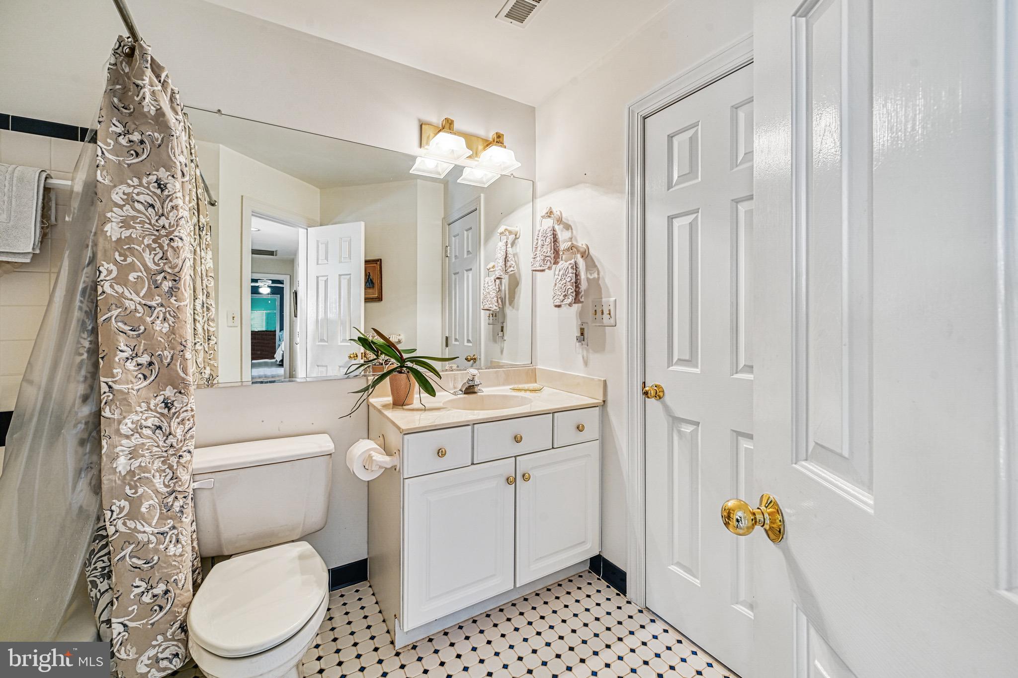 COVENANT COVE - Residential