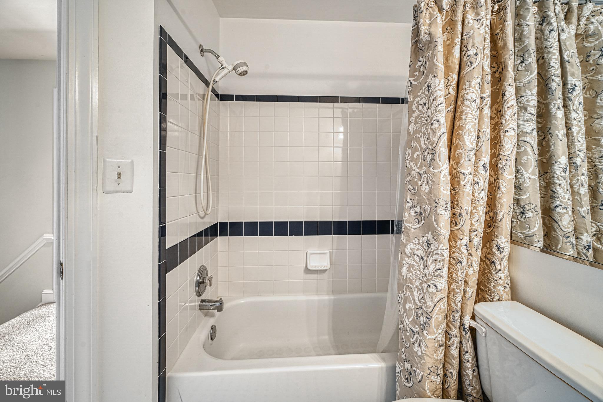 COVENANT COVE - Residential