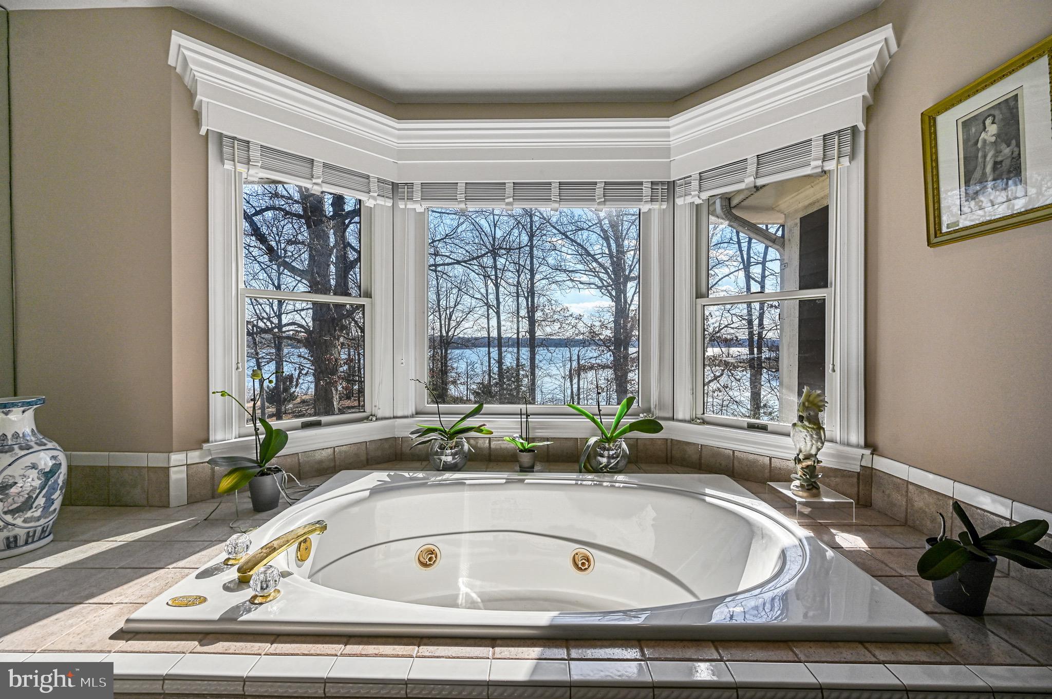 COVENANT COVE - Residential