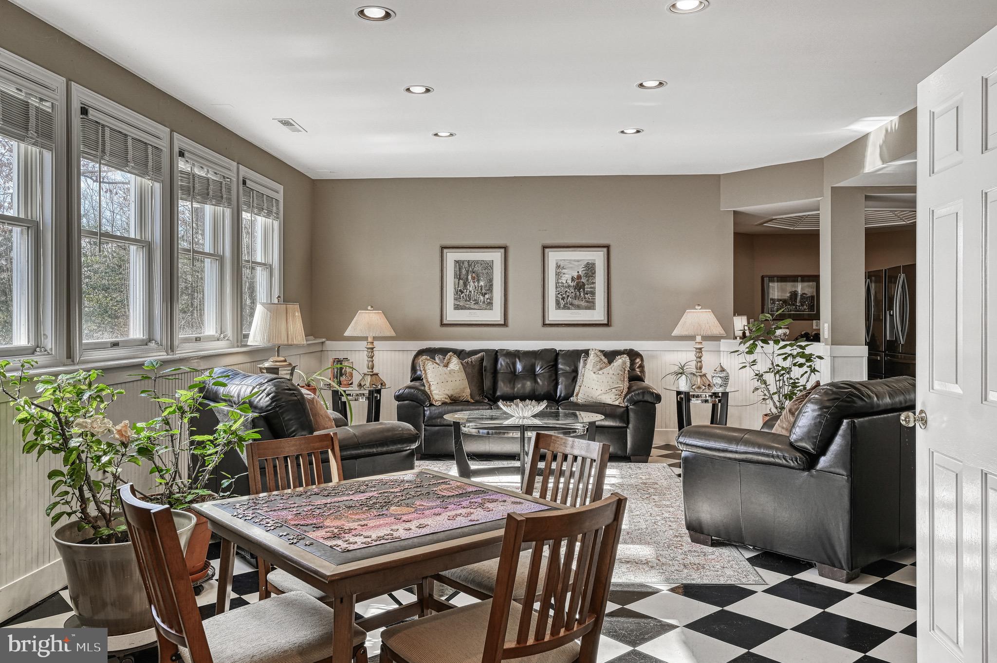 COVENANT COVE - Residential