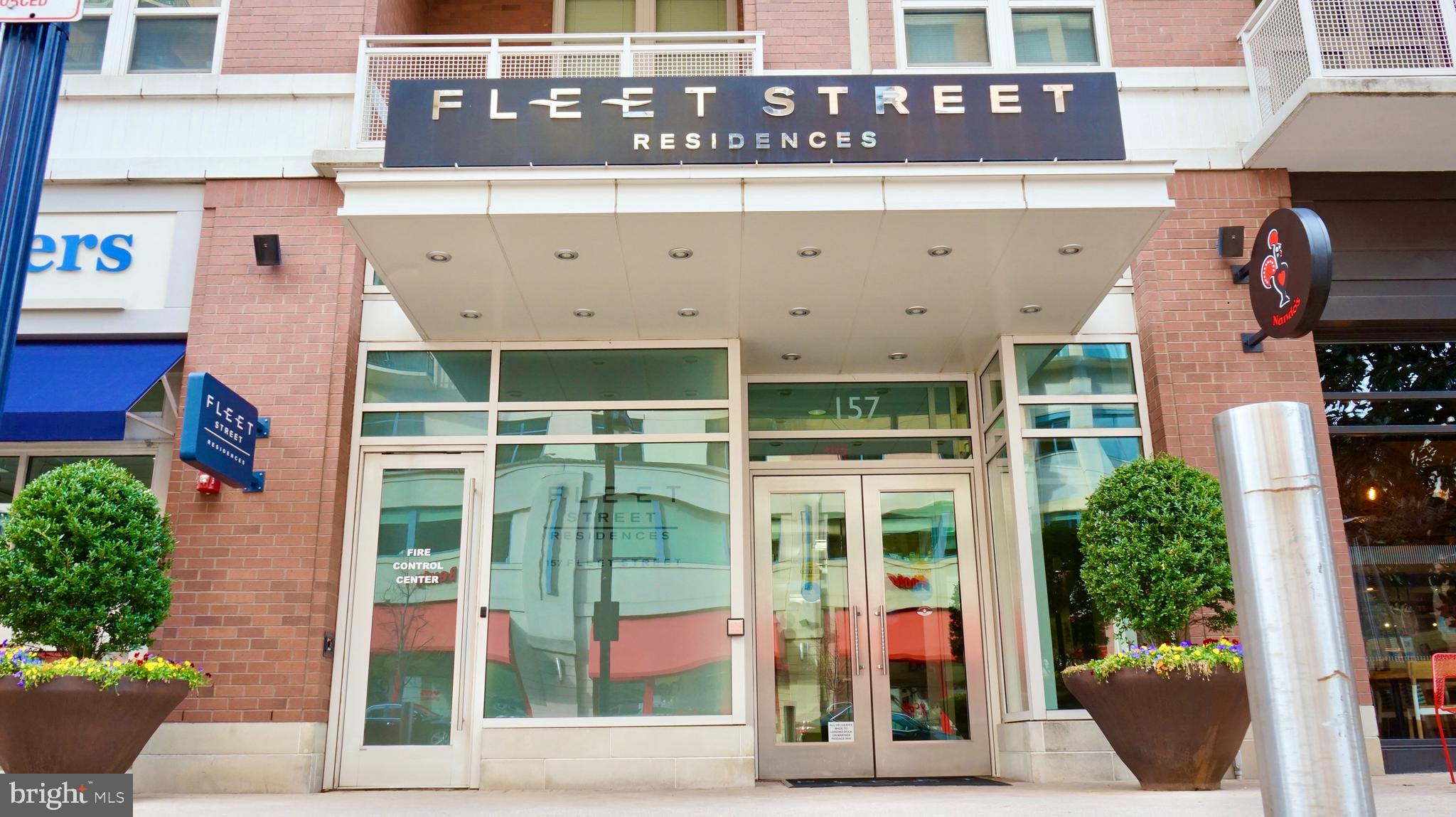 Beautiful Spacious Two Bedroom, Two Bath Luxury Condo conveniently located in downtown National Harbor. This 6th-Floor unit offering features an open floor plan with gourmet Eat-In Center Island Kitchen and stainless steal appliances, a large Living Room with a wall of windows and hardwood floors. Two Owner Suites with private on-suite Baths and Balconies adjoin the Living Room providing privacy and views. The building provides onsite amenities and easy access to shopping, dining, entertainment and the MGM National Harbor Resort/Casino. Conveniently located close to Washington, DC & Old Town Alexandria this home offers convenience to the best of the DMV.