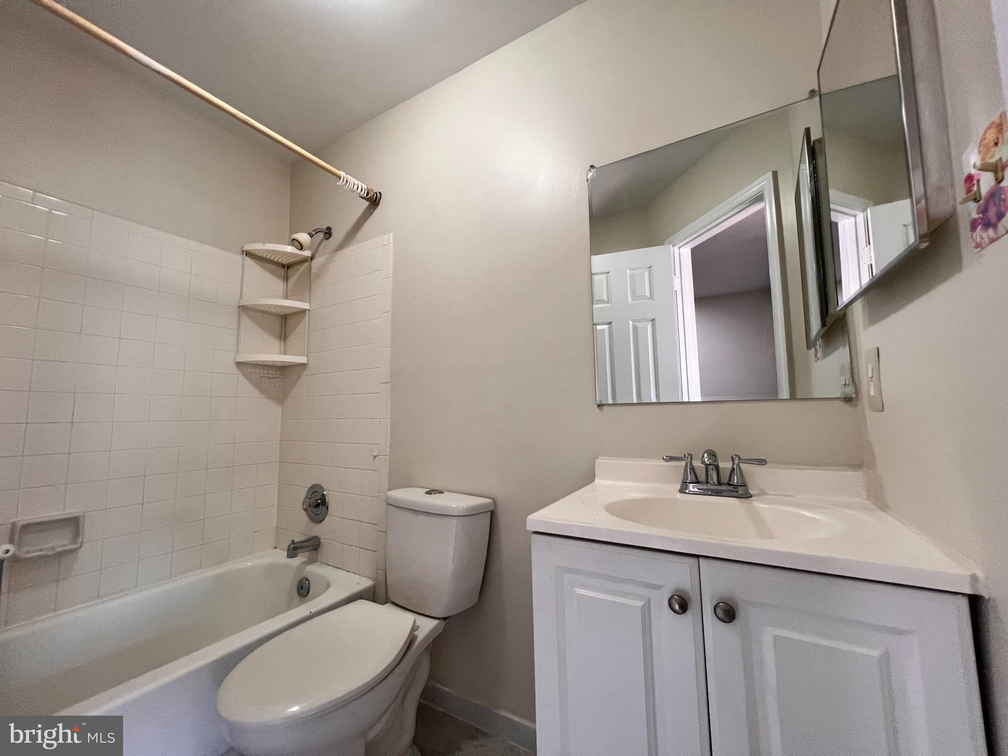 HERITAGE ESTATES - Residential Lease