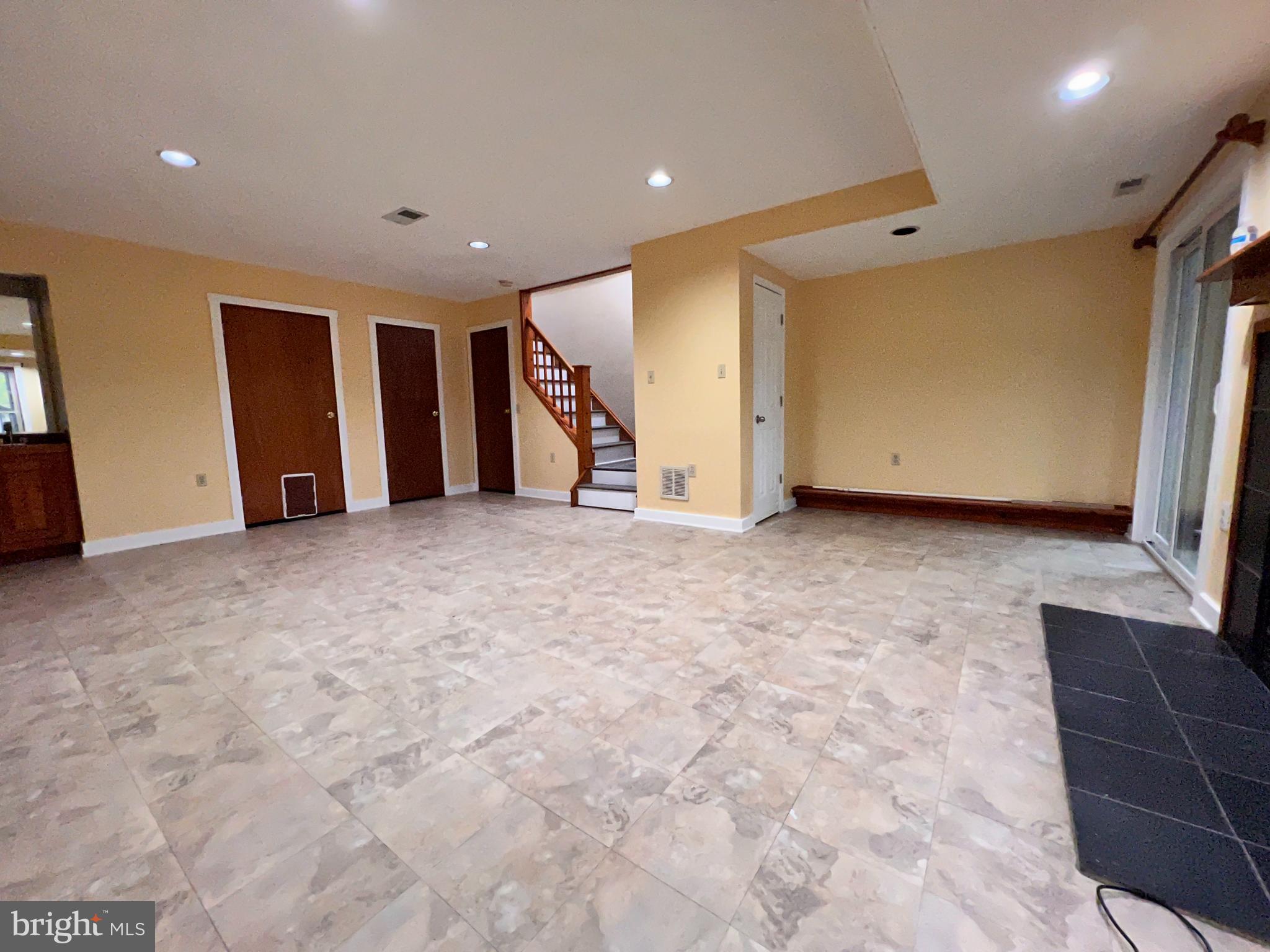 HERITAGE ESTATES - Residential Lease