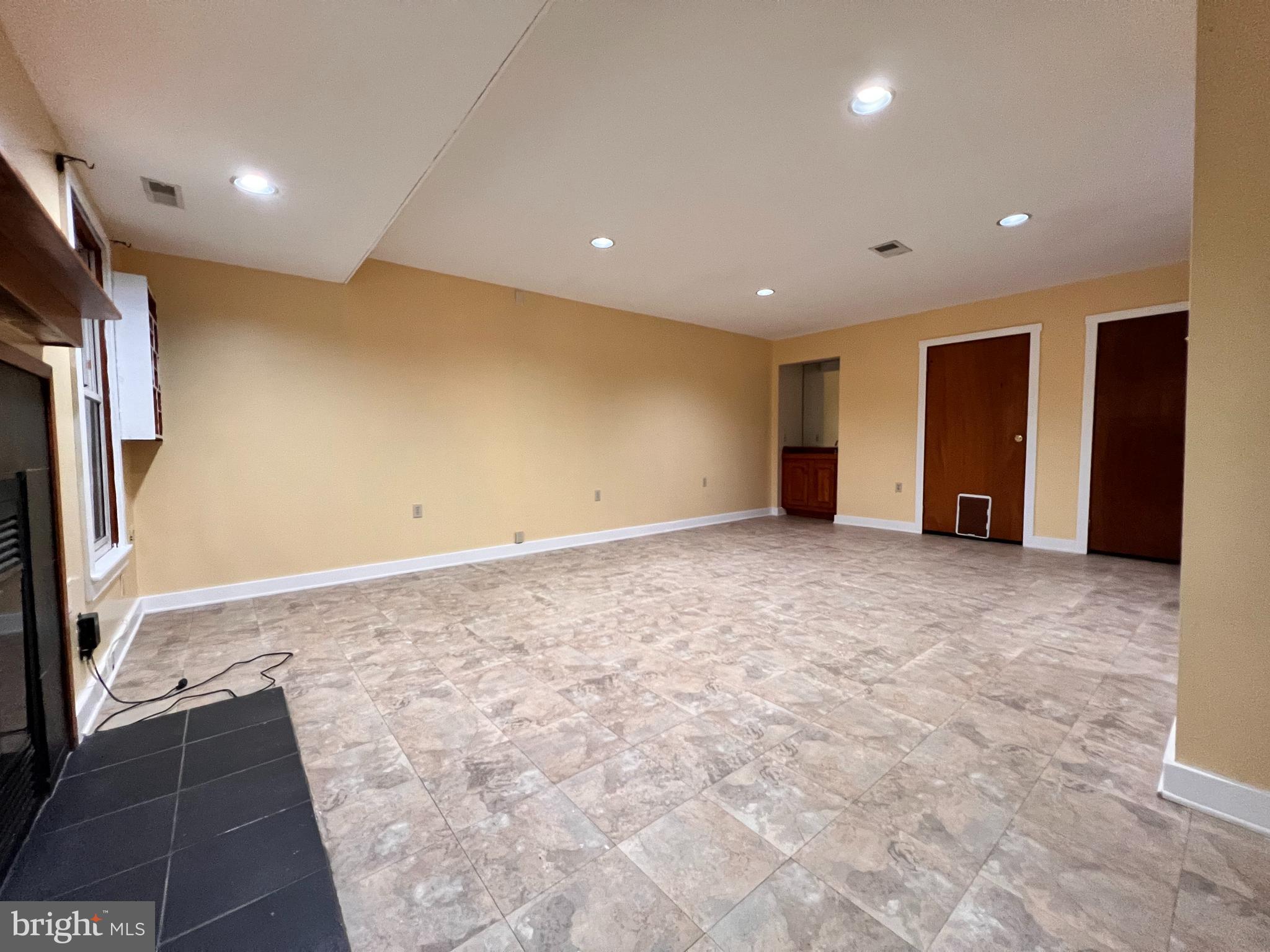 HERITAGE ESTATES - Residential Lease