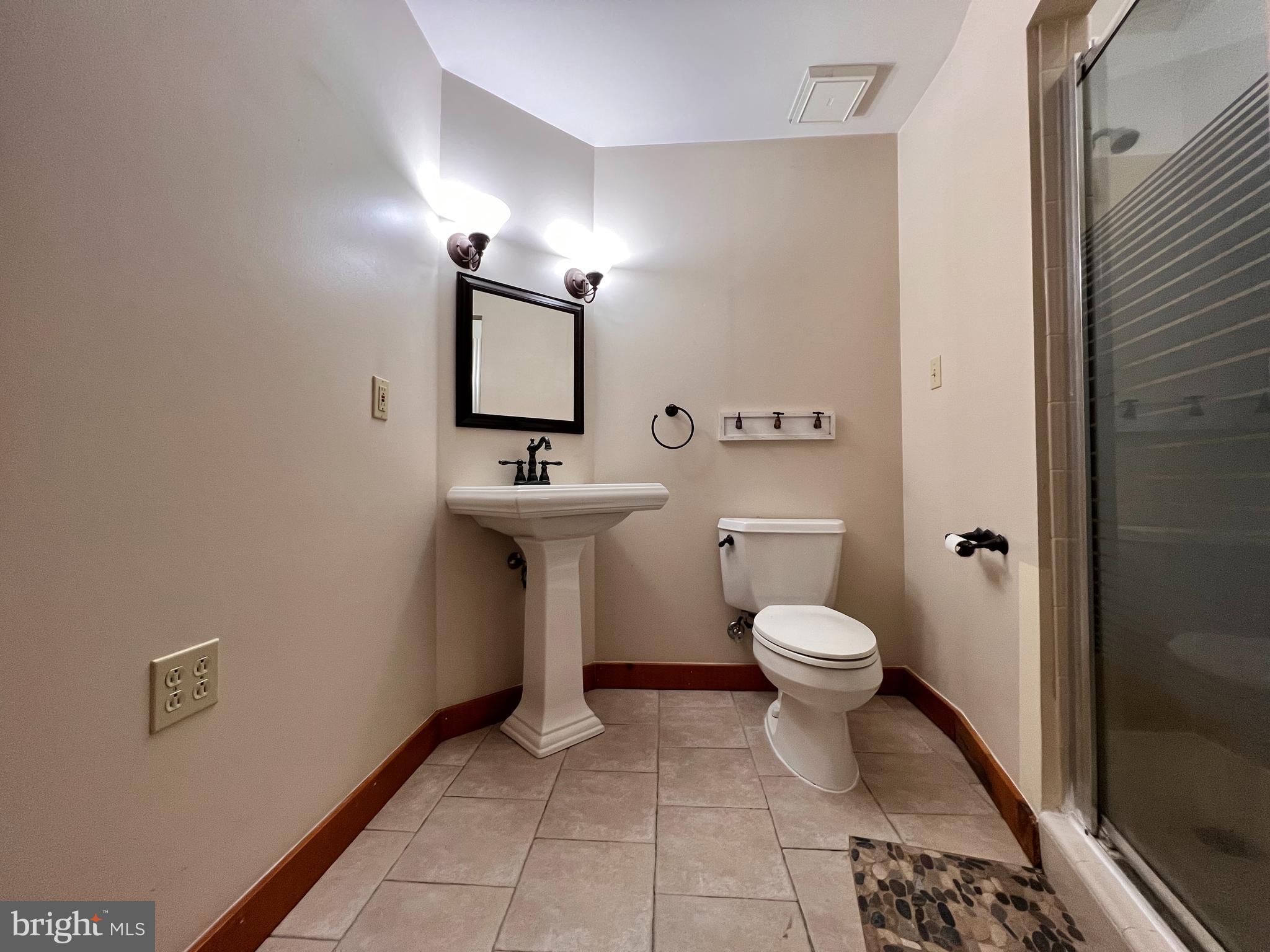 HERITAGE ESTATES - Residential Lease