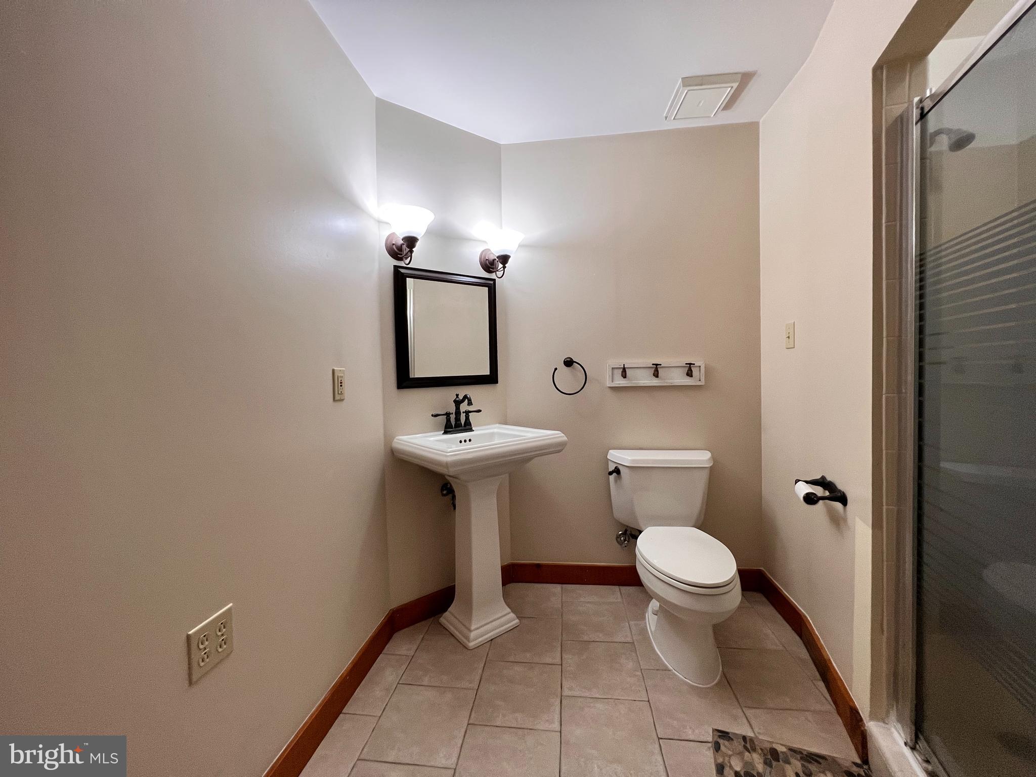 HERITAGE ESTATES - Residential Lease