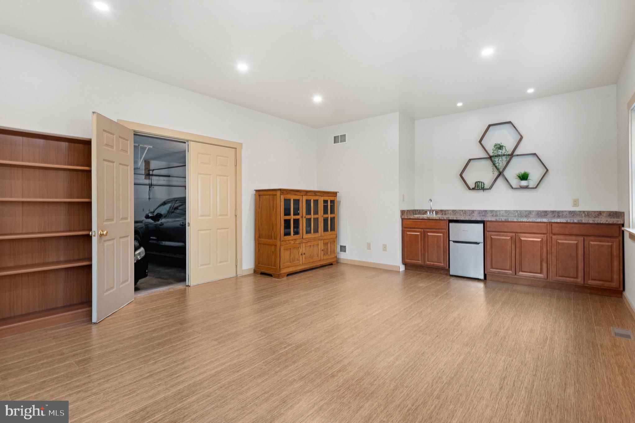 HOPE VALLEY HILLS - Residential