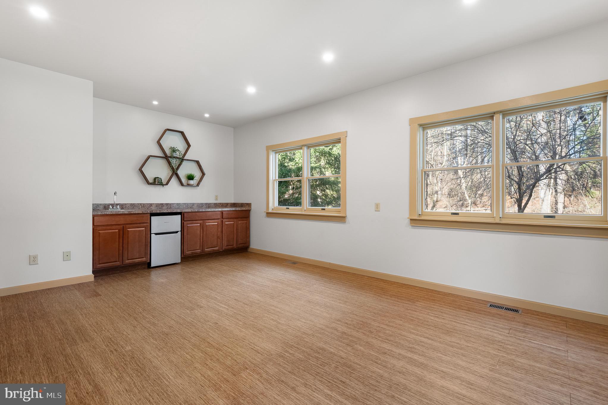 HOPE VALLEY HILLS - Residential