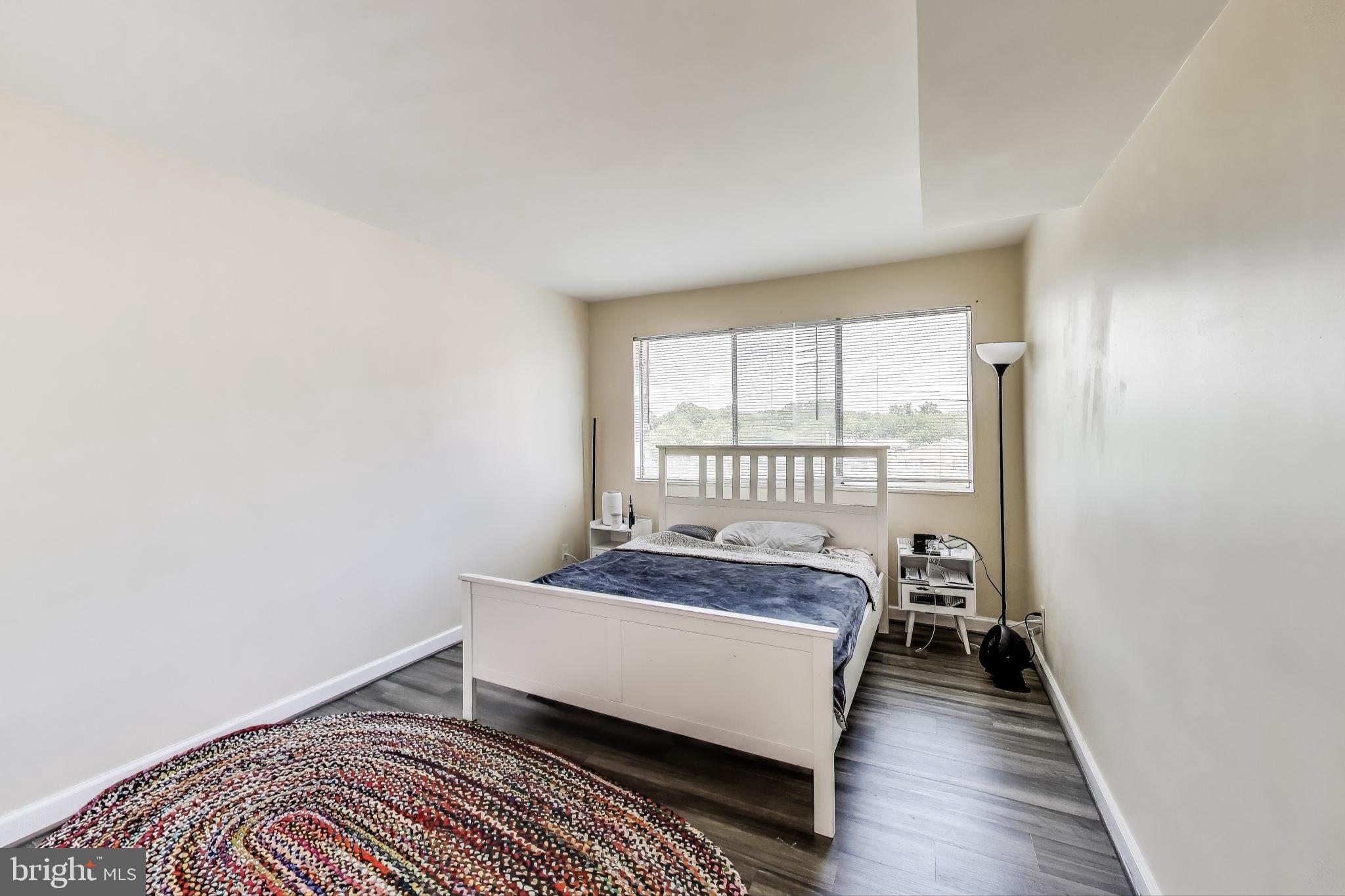 THE SEASONS - Residential