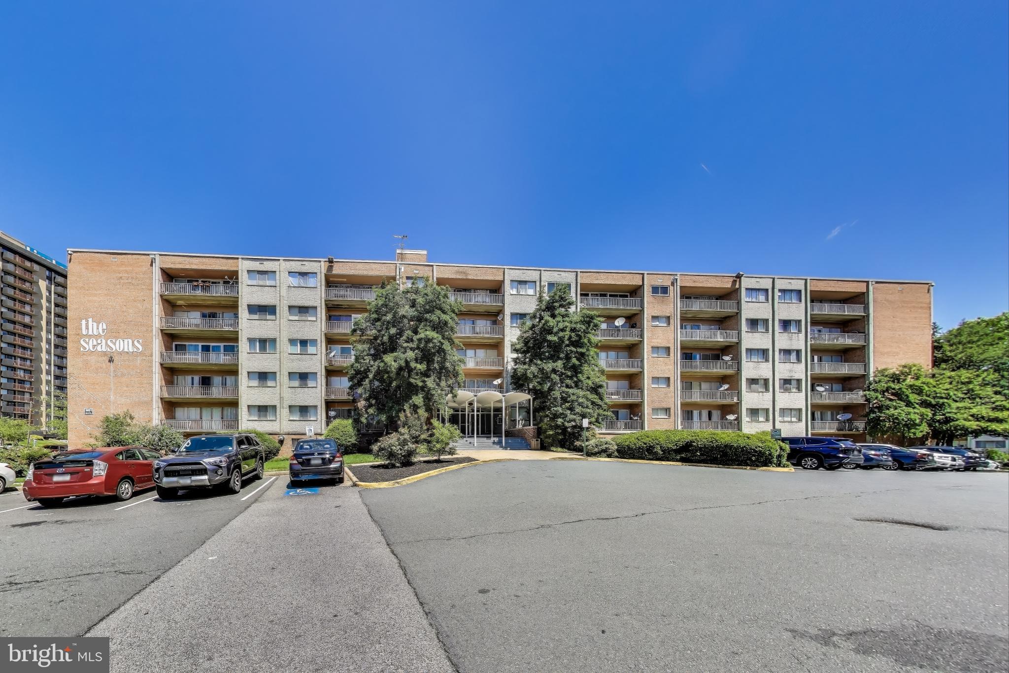 THE SEASONS - Residential