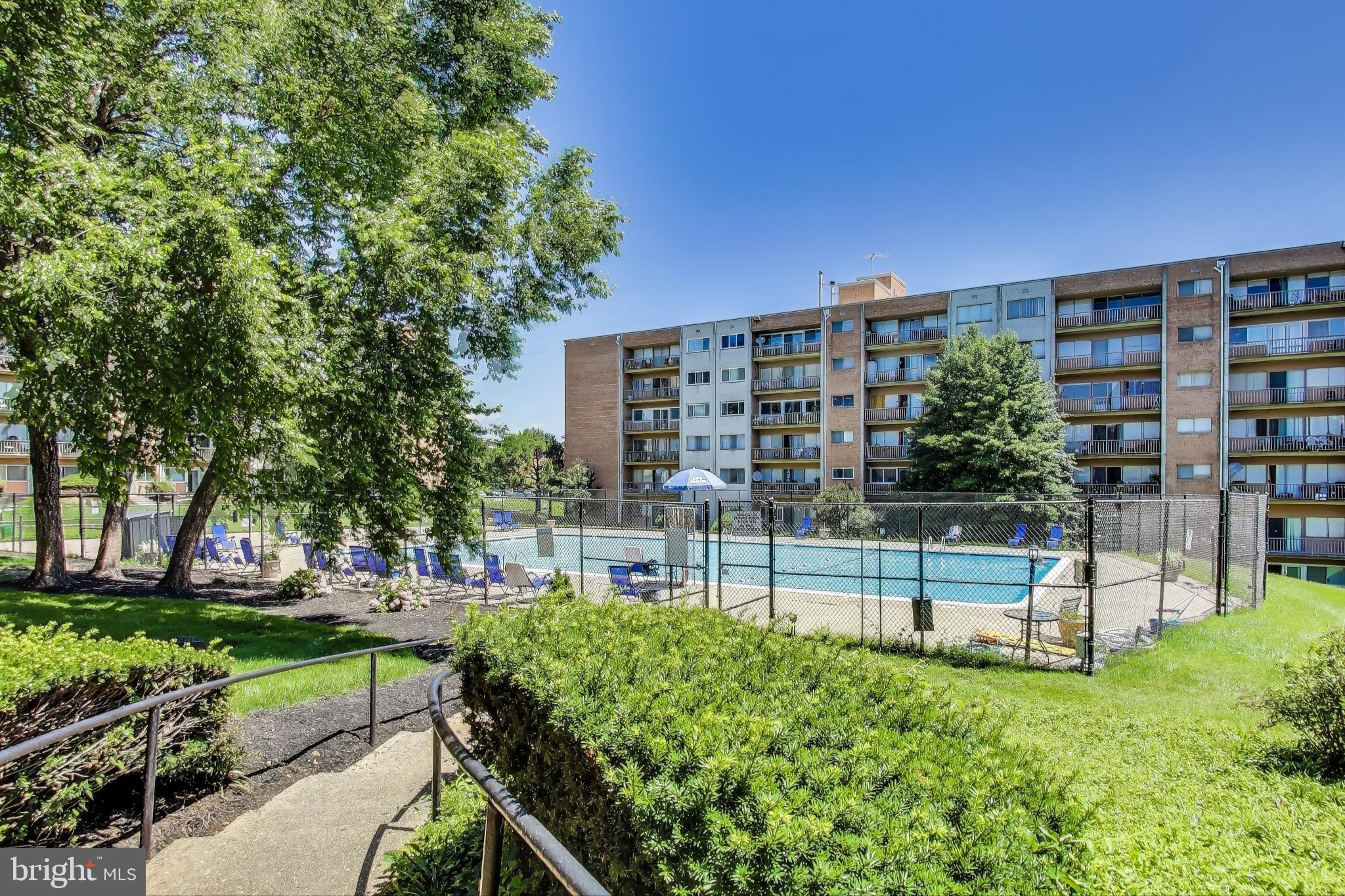 THE SEASONS - Residential