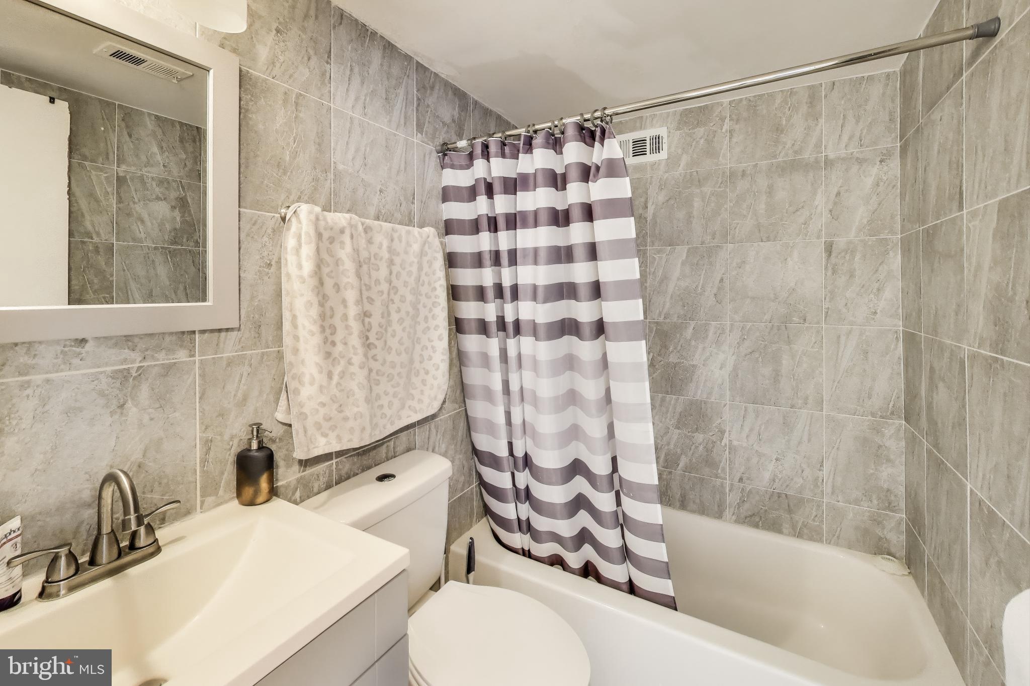 THE SEASONS - Residential