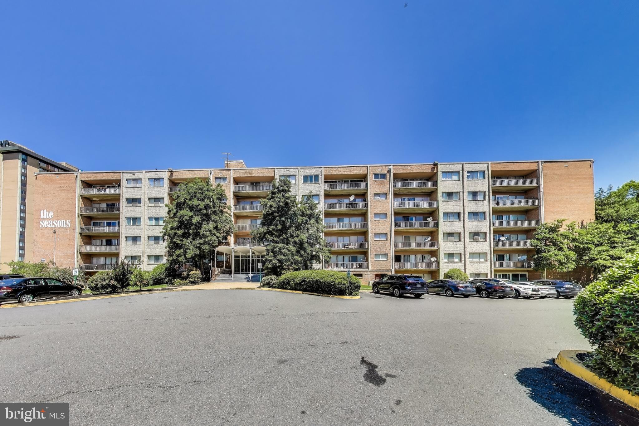 THE SEASONS - Residential