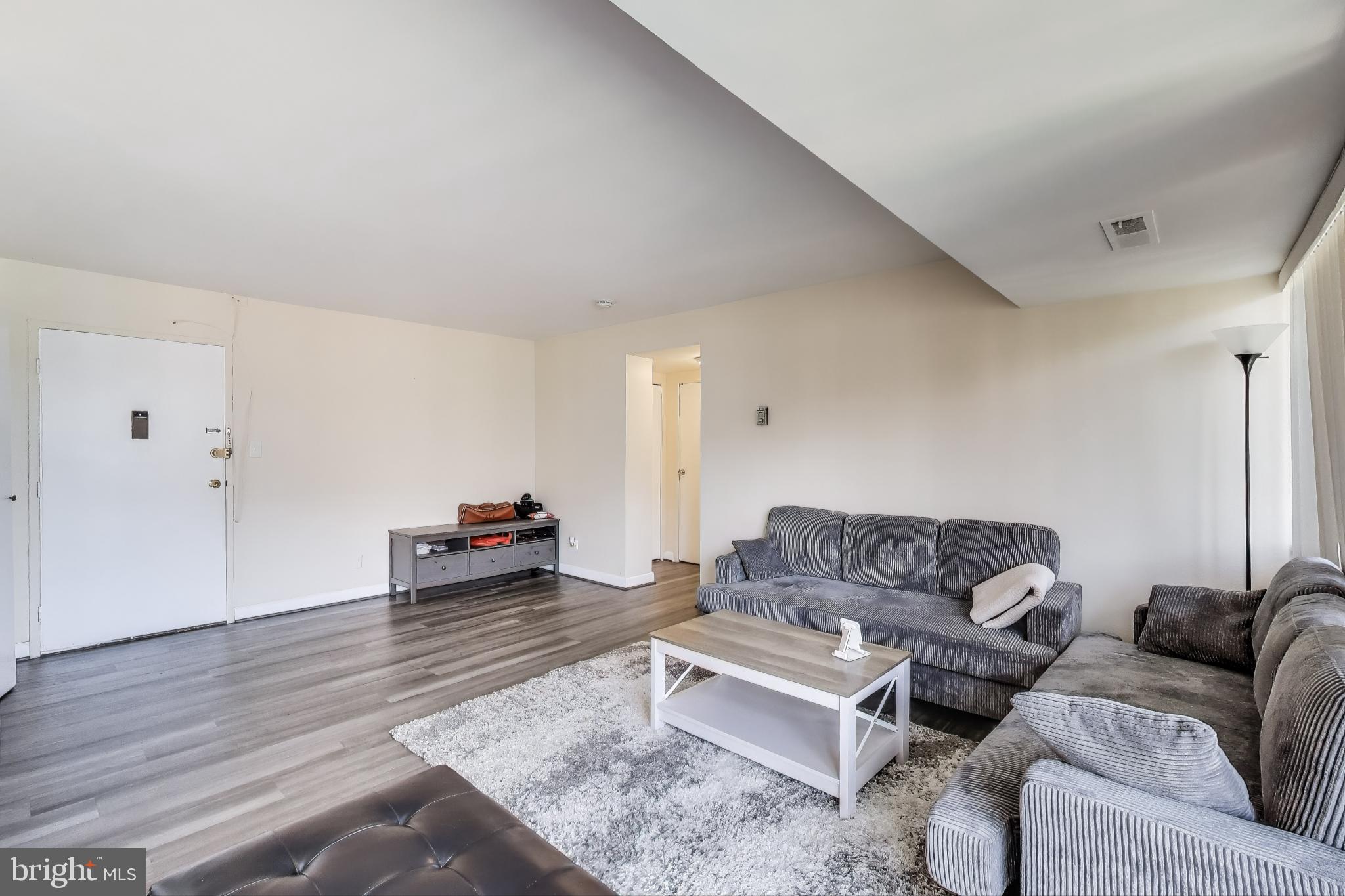 THE SEASONS - Residential