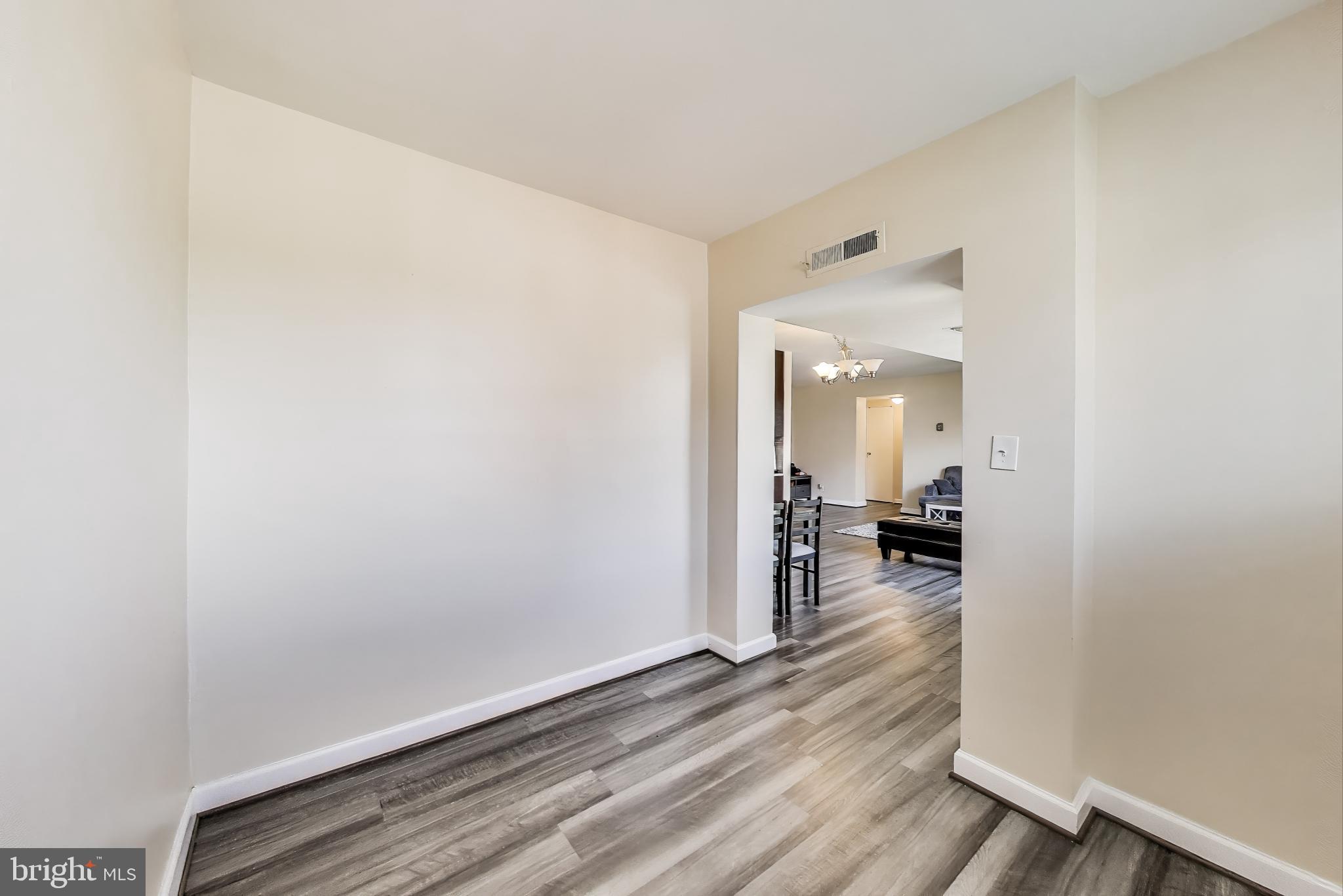 THE SEASONS - Residential