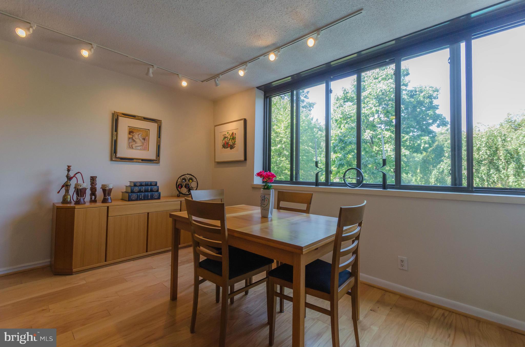 CROSS KEYS - Residential